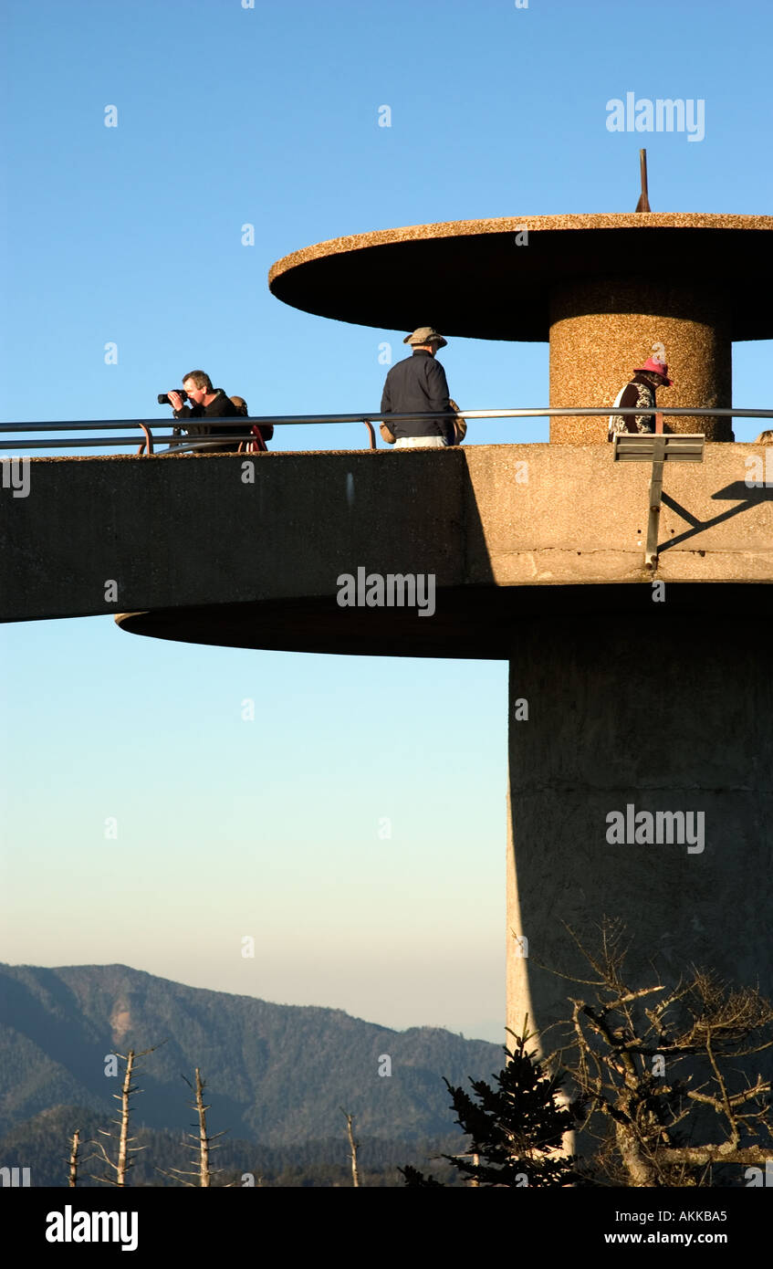 Aussichtsturm auf der Oberseite Clingman s Kuppel Smokey Mountain Nationalpark TN Stockfoto