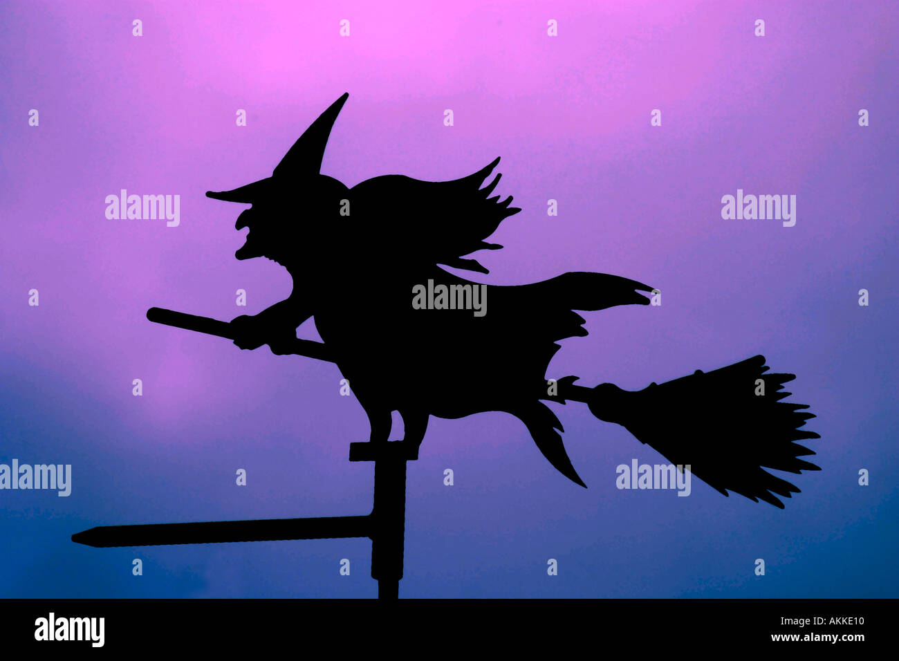 Hexen besen -Fotos und -Bildmaterial in hoher Auflösung – Alamy