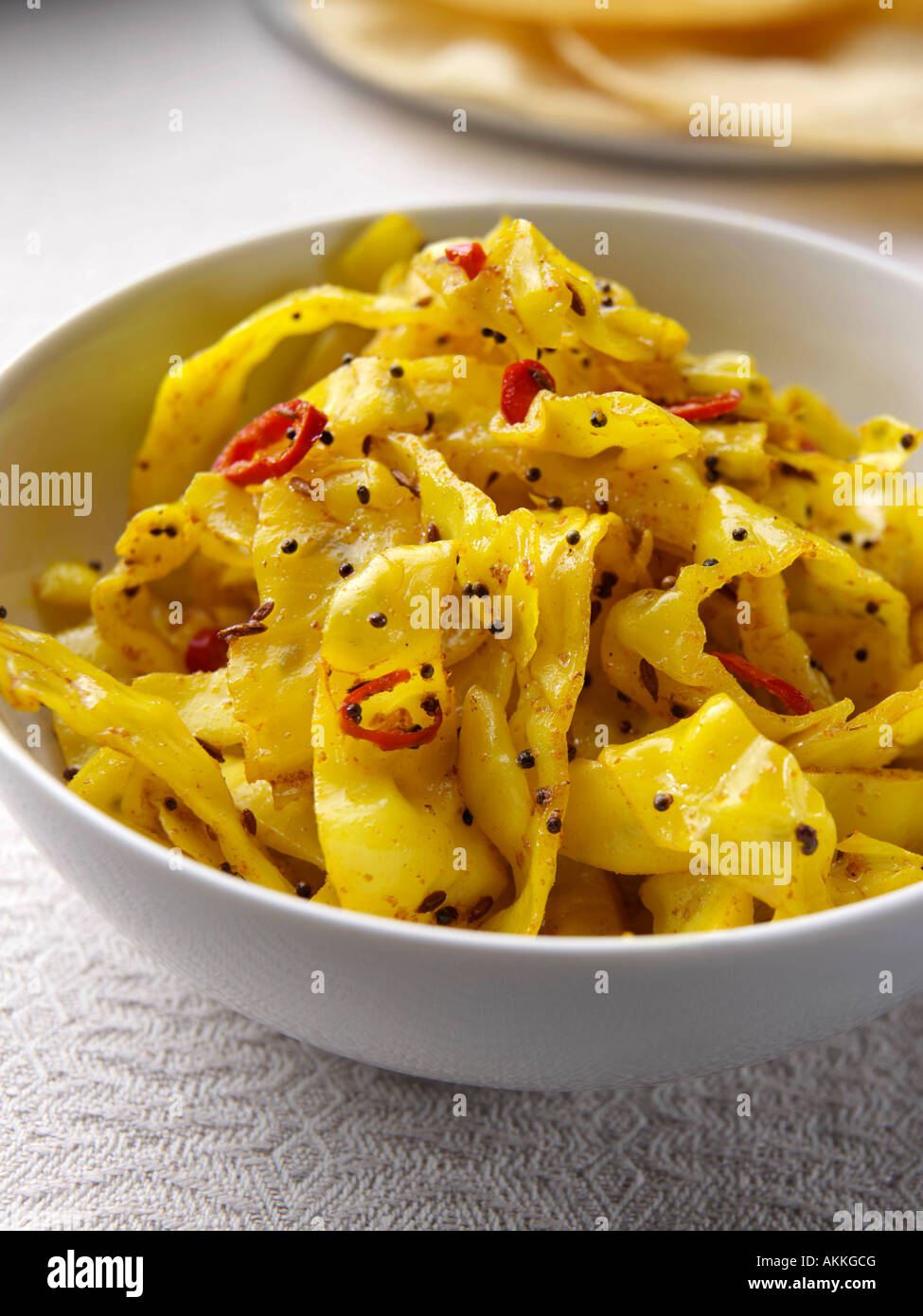 Ein Gericht der indischen würzigen Haldi Kohl redaktionelle vegetarisch Stockfoto