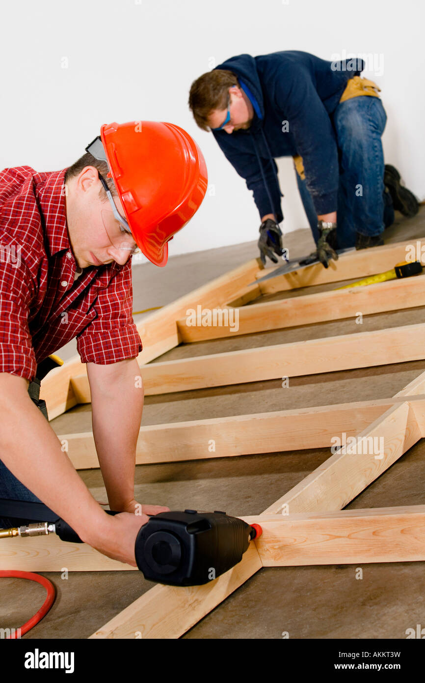 Tischler bauen einen Rahmen Stockfoto