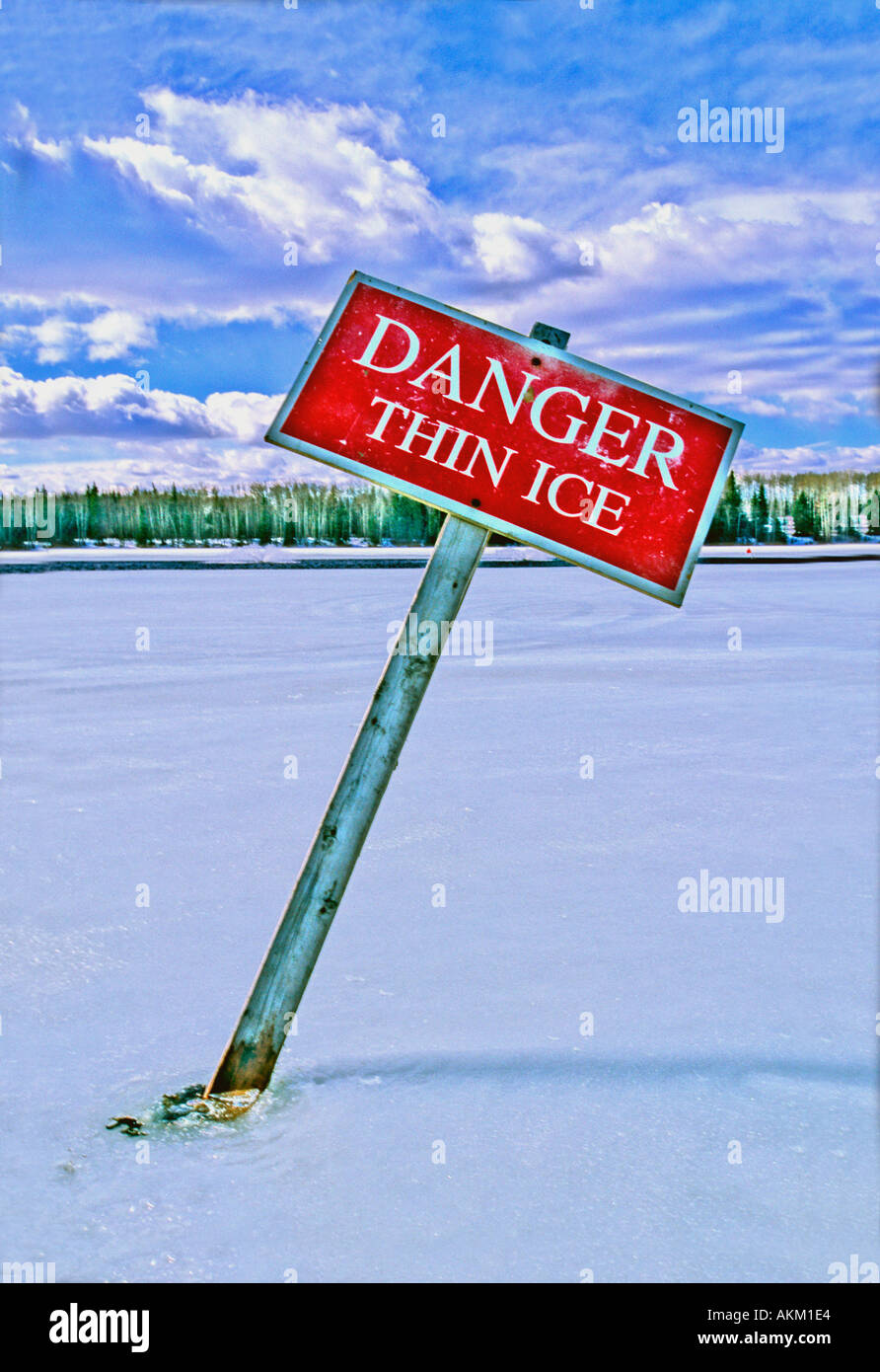Dünnem Eis Gefahrenzeichen Stockfoto