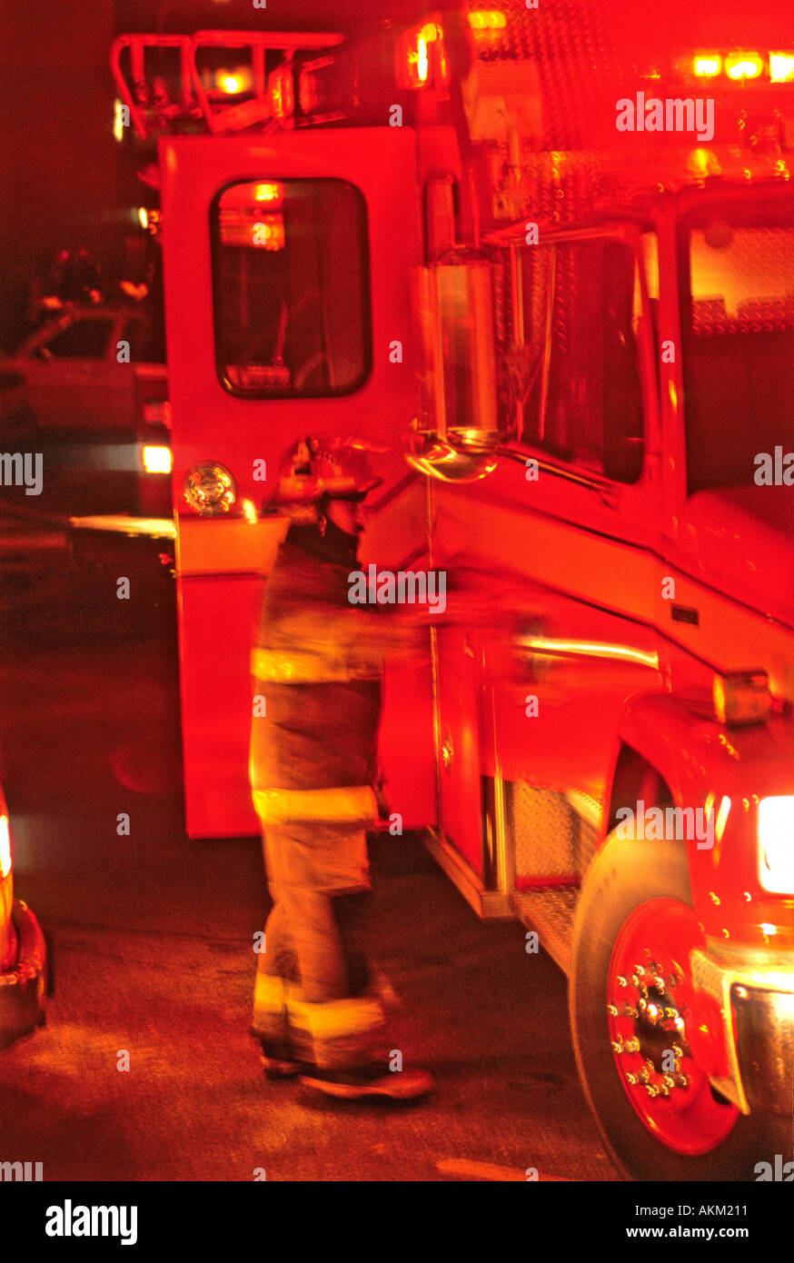 Feuerwehrmann im Feuerwehrauto 2 Stockfoto