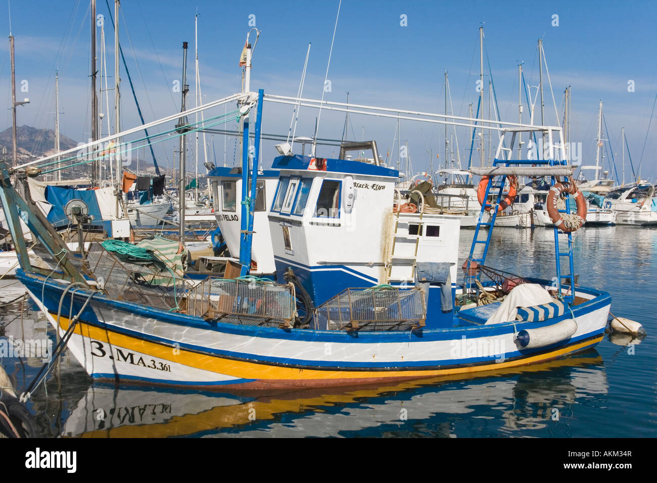 Angelboot/Fischerboot in Fuengirola Fischereihafen Fuengirola Malaga Provinz Costa del Sol Spain Stockfoto