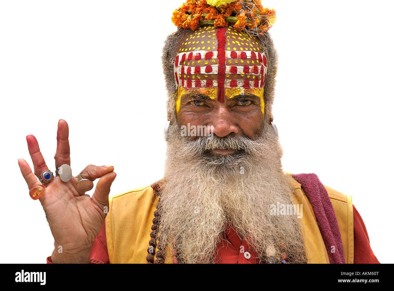 Porträt eines nepalesischen Sadhu oder heiliger Mann mit bemalten Stirn Kathmandhu Nepal weißen Hintergrund cutaway Stockfoto