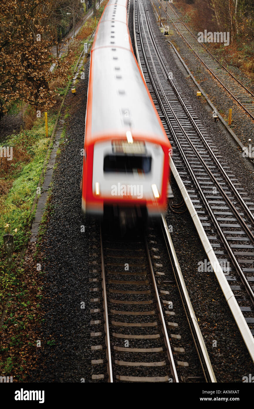 Öffentliche Verkehrsmittel, s-Bahn, Hamburg, Deutschland - Teil einer Sequenz, siehe Bild nicht. AKMXAY, AKND0X, AKMXAT, AKMX9G Stockfoto