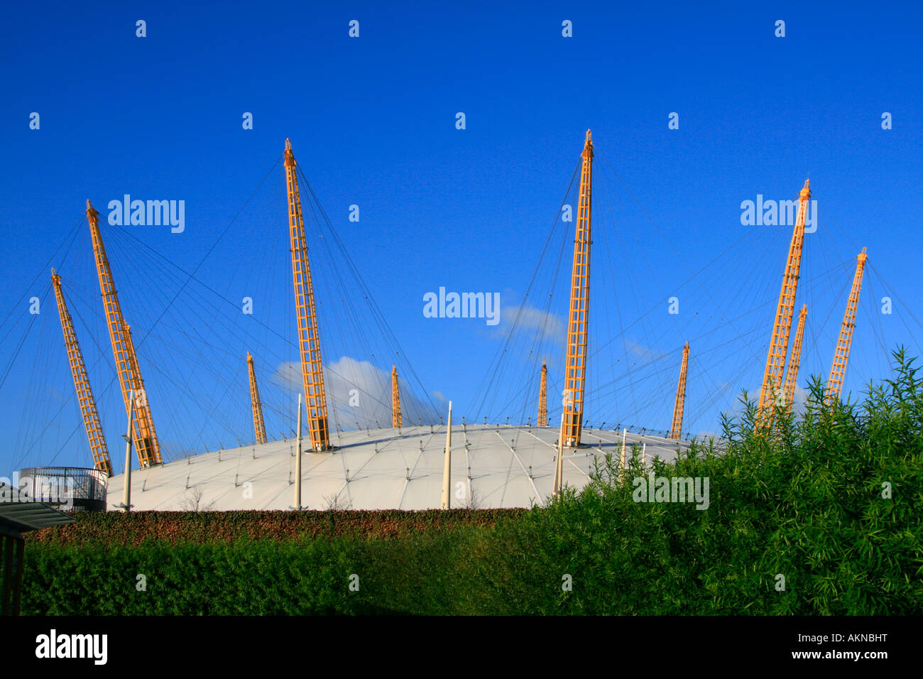 O2 Arena Musik Unterhaltung Veranstaltungsort Millenium Dome von Fluß Themse Greenwich Ost-London England uk gb Stockfoto