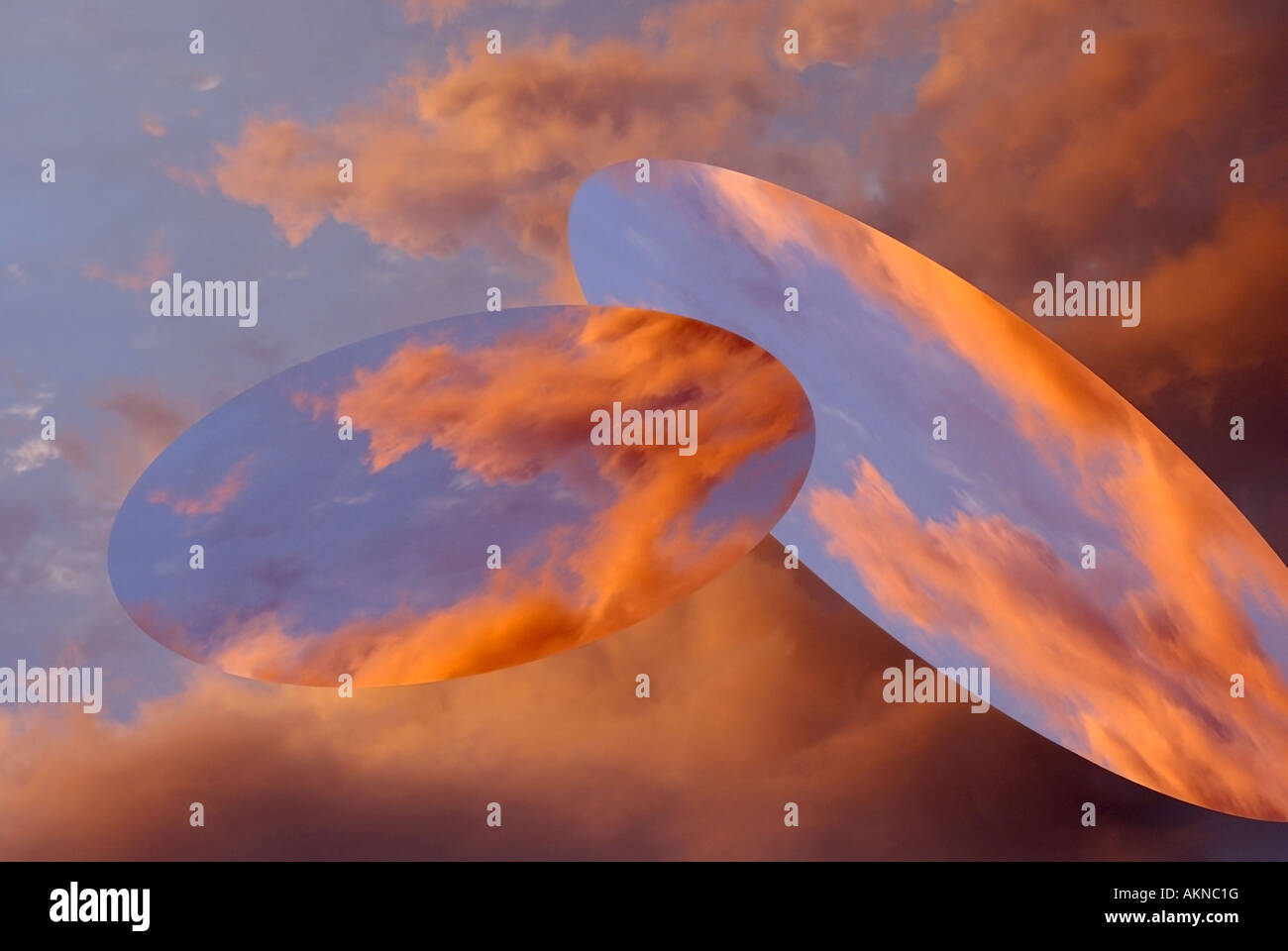 Spiegel am Himmel Stockfoto