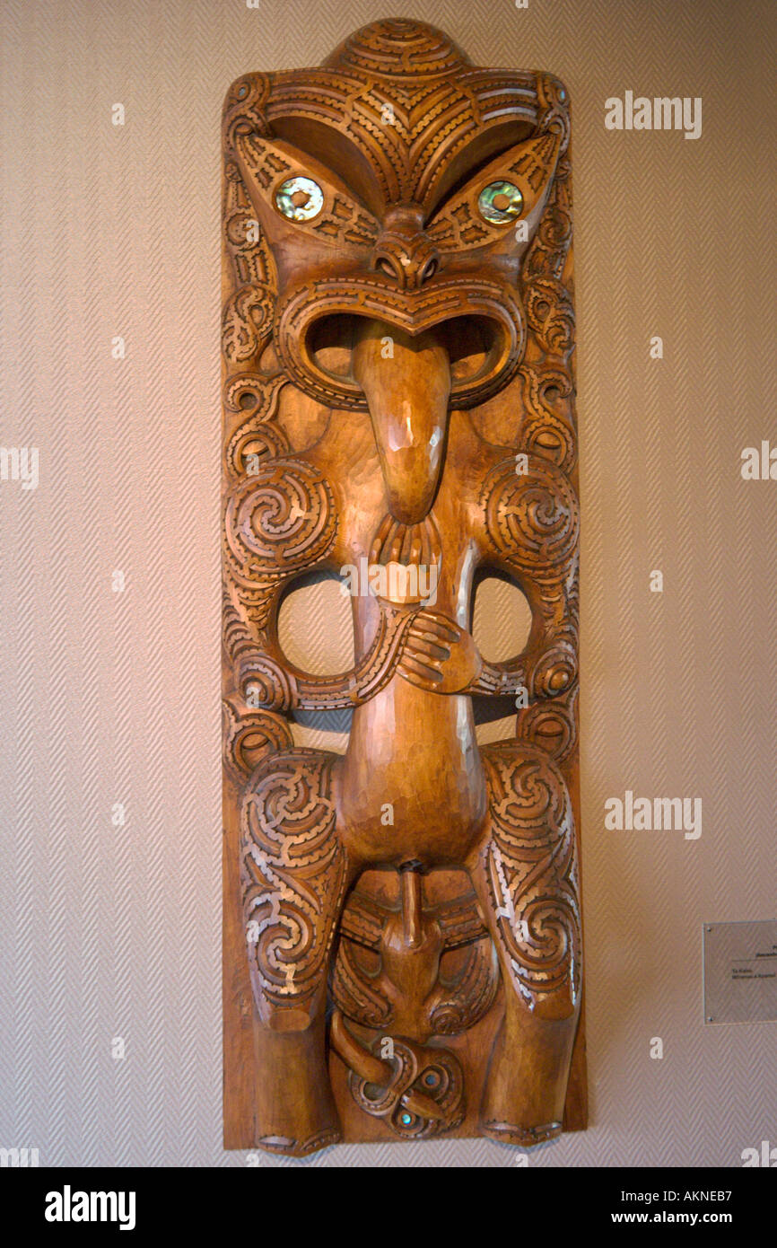 Ein Ahnen Wandpaneel (ein Poupou), Maori-Kunst und Kunsthandwerk-Institut, Whakarewarewa, Rotorua, Nordinsel, Neuseeland Stockfoto