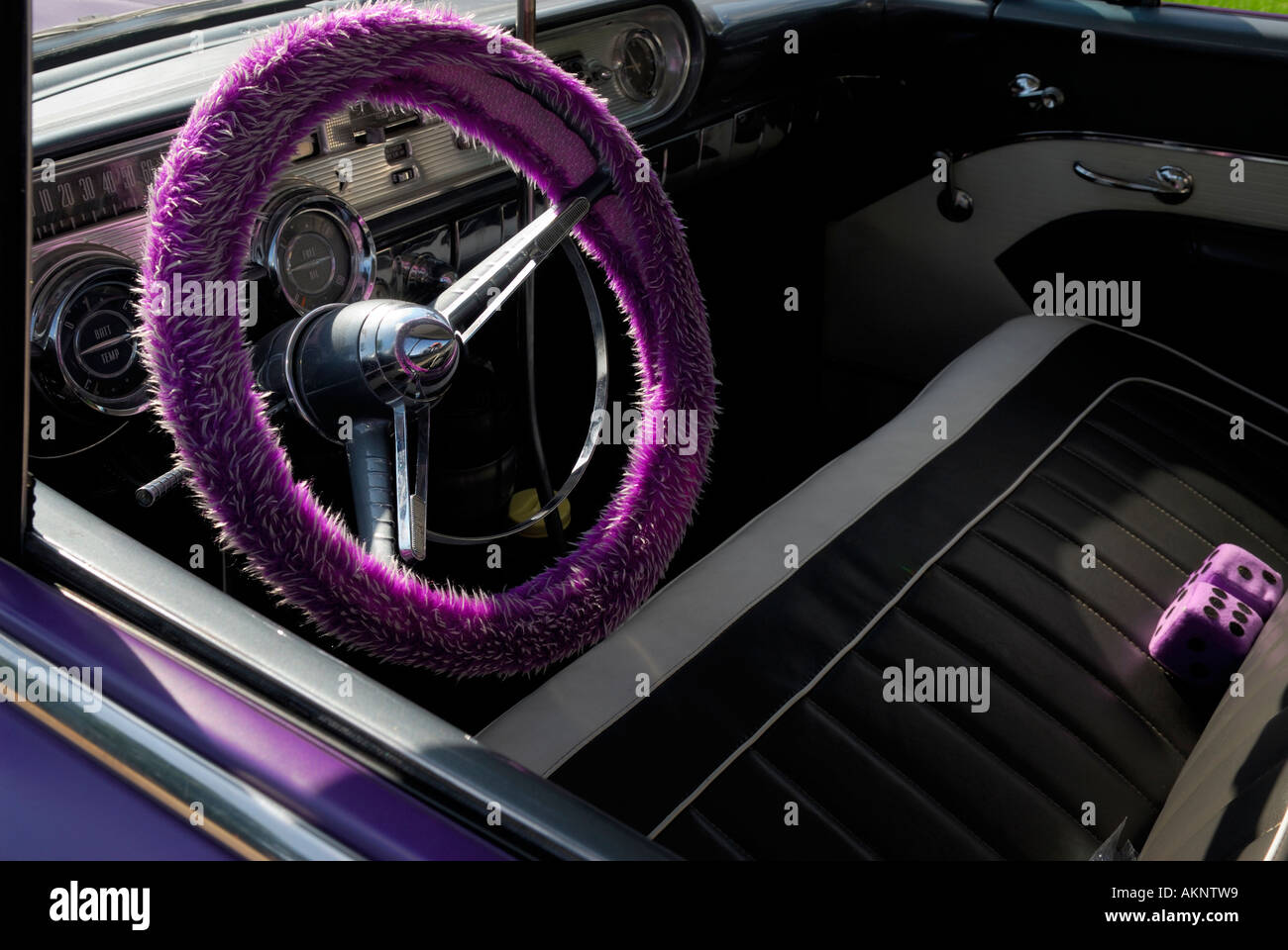 Lenkrad überzug -Fotos und -Bildmaterial in hoher Auflösung – Alamy