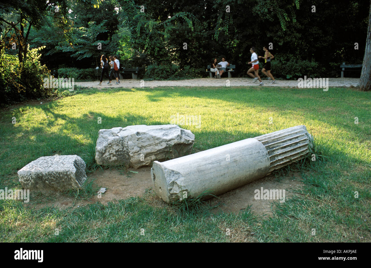 Athen, Joggen durch alte Geschichte Zappeio Gärten Stockfoto