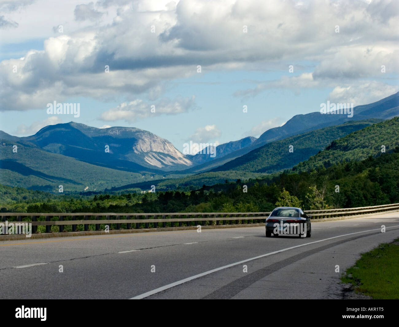 Fernblick über Franconia Notch in den White Mountains in New Hampshire von Interstate 93 Stockfoto