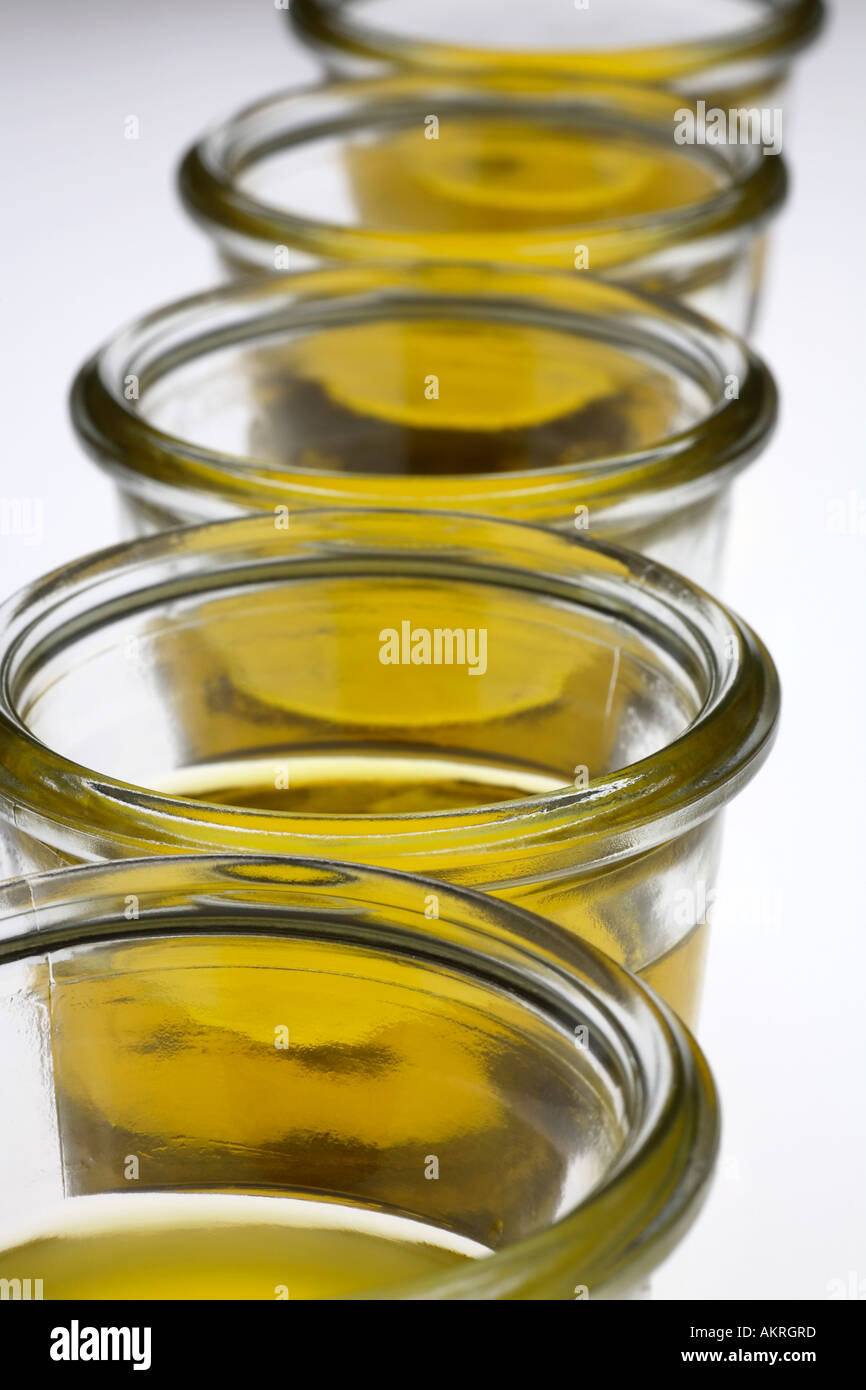 Kochen Zutaten: Olivenöl Gläser Stockfoto