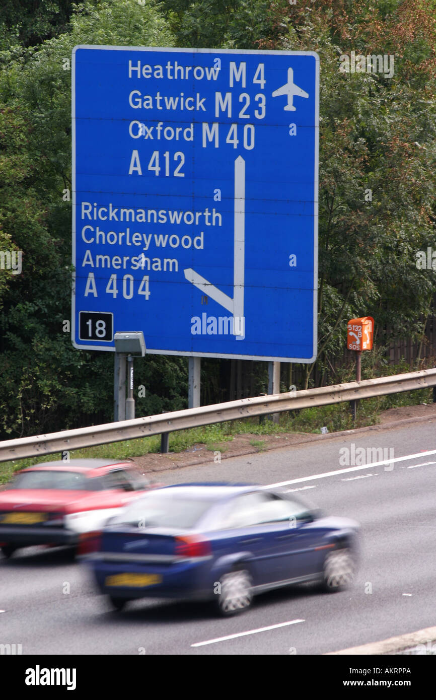 Ausfahrt 18 von der M25 in der Nähe von Chorleywood Hertfordshire United Kingdom Stockfoto