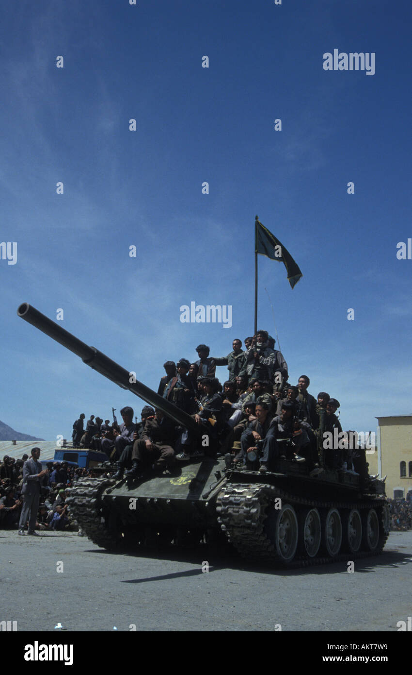 Sowjetischen Panzer auf der Parade in Shia Mudschaheddin Feier erfasst Stockfoto