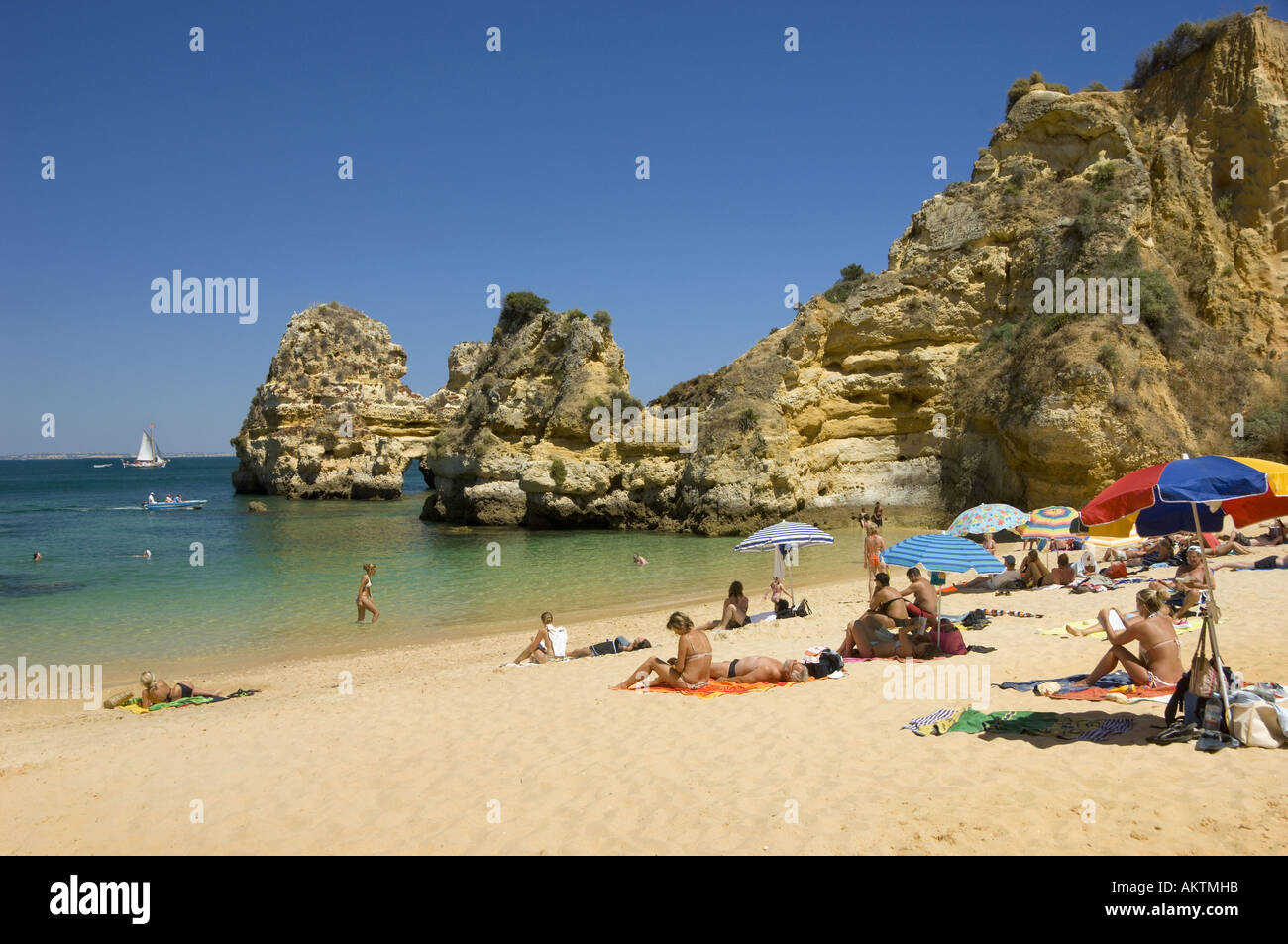 Portugal-die Algarve Praia de Camilo nahe Lagos Strand und Klippen Stockfoto