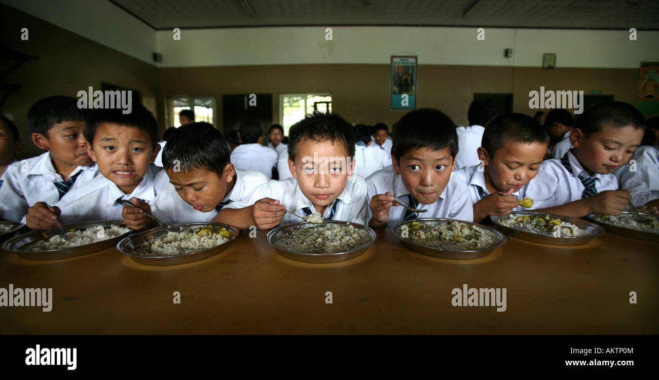 Alle tibetischen Kinder in Nepal Flüchtlinge gehen wo sind sie dachten an spezielle tibetische Internate Stockfoto