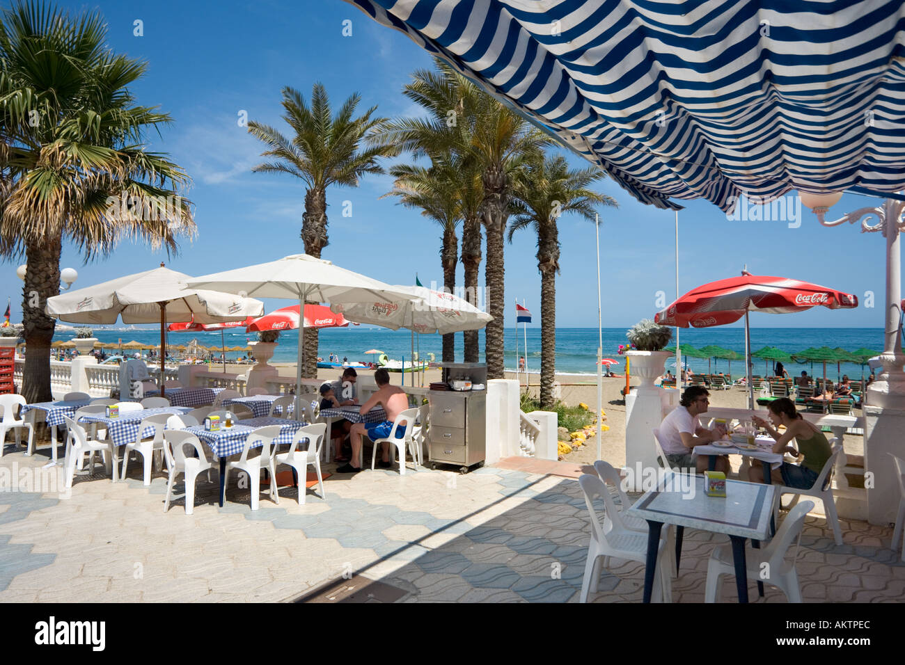 Direkt am Meer Cafe, Benalmadena, Costa Del Sol, Andalusien, Spanien Stockfoto