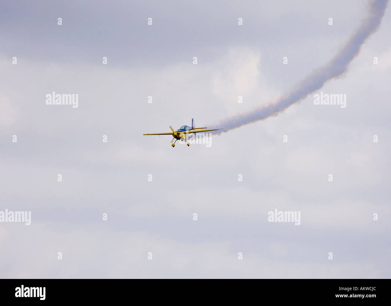 Walter Extra 300 s Durchführung ein Kunstflug Display bei Rougham Airshow in Suffolk, UK Stockfoto