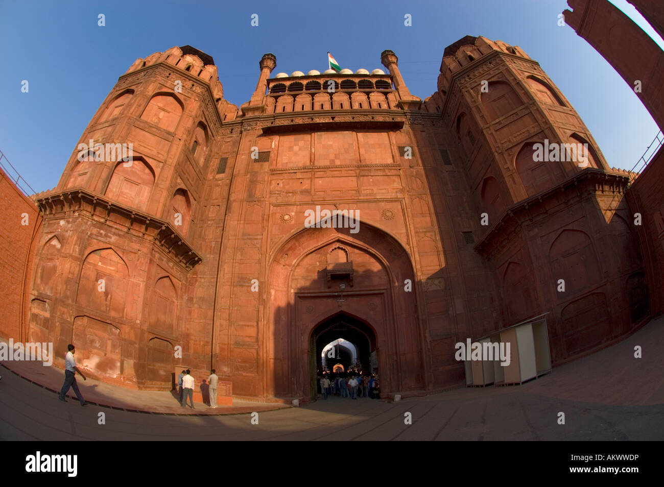 Das Lahore-Tor des berühmten Red Fort oder Lal Qila in Shahjahanabad, Alt-Delhi, Indien. Stockfoto