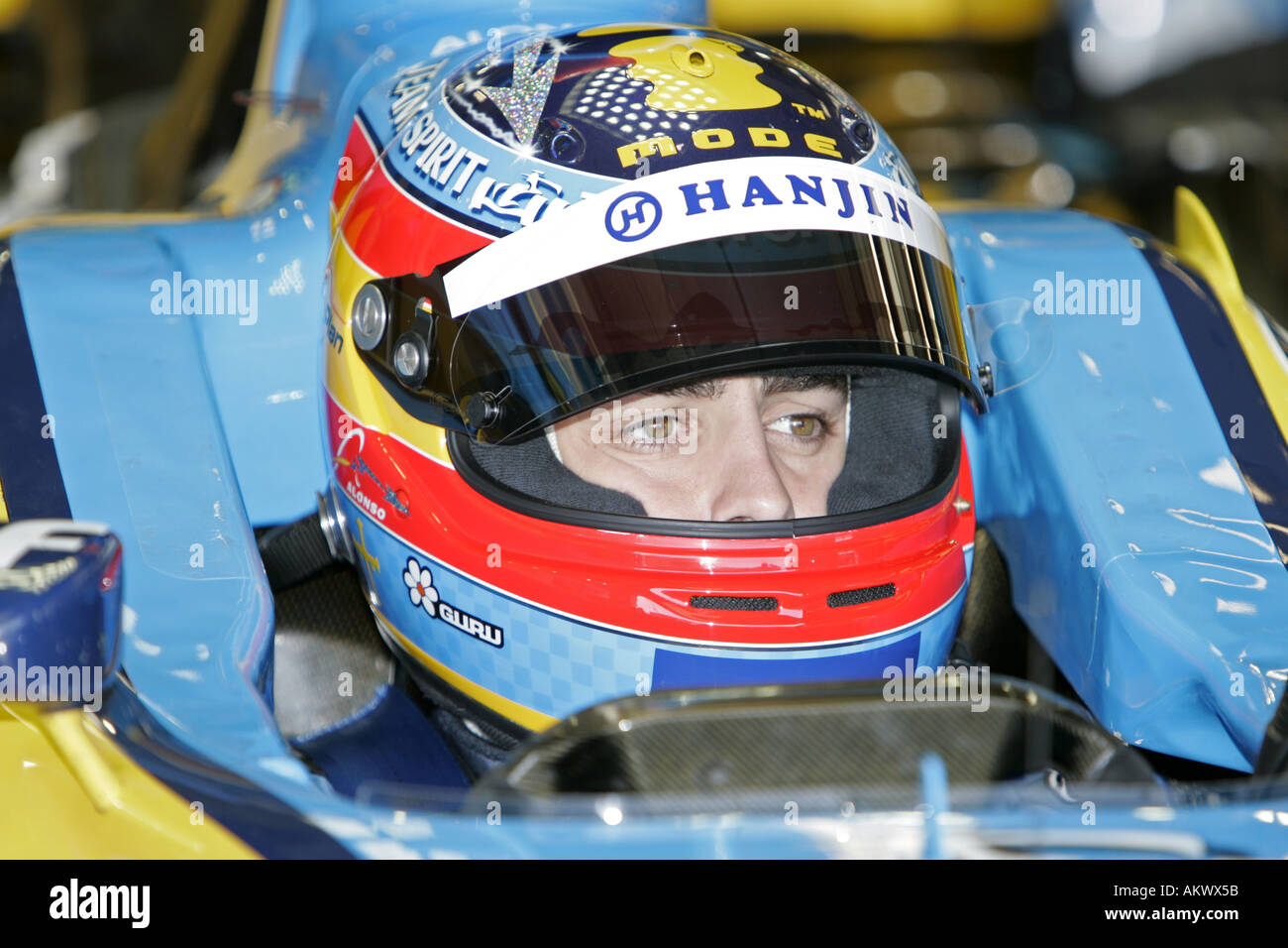 Portrat Von Formel 1 Champion Fernando Alonso Northamptonshire Grossbritannien 13 9 2005 Stockfotografie Alamy
