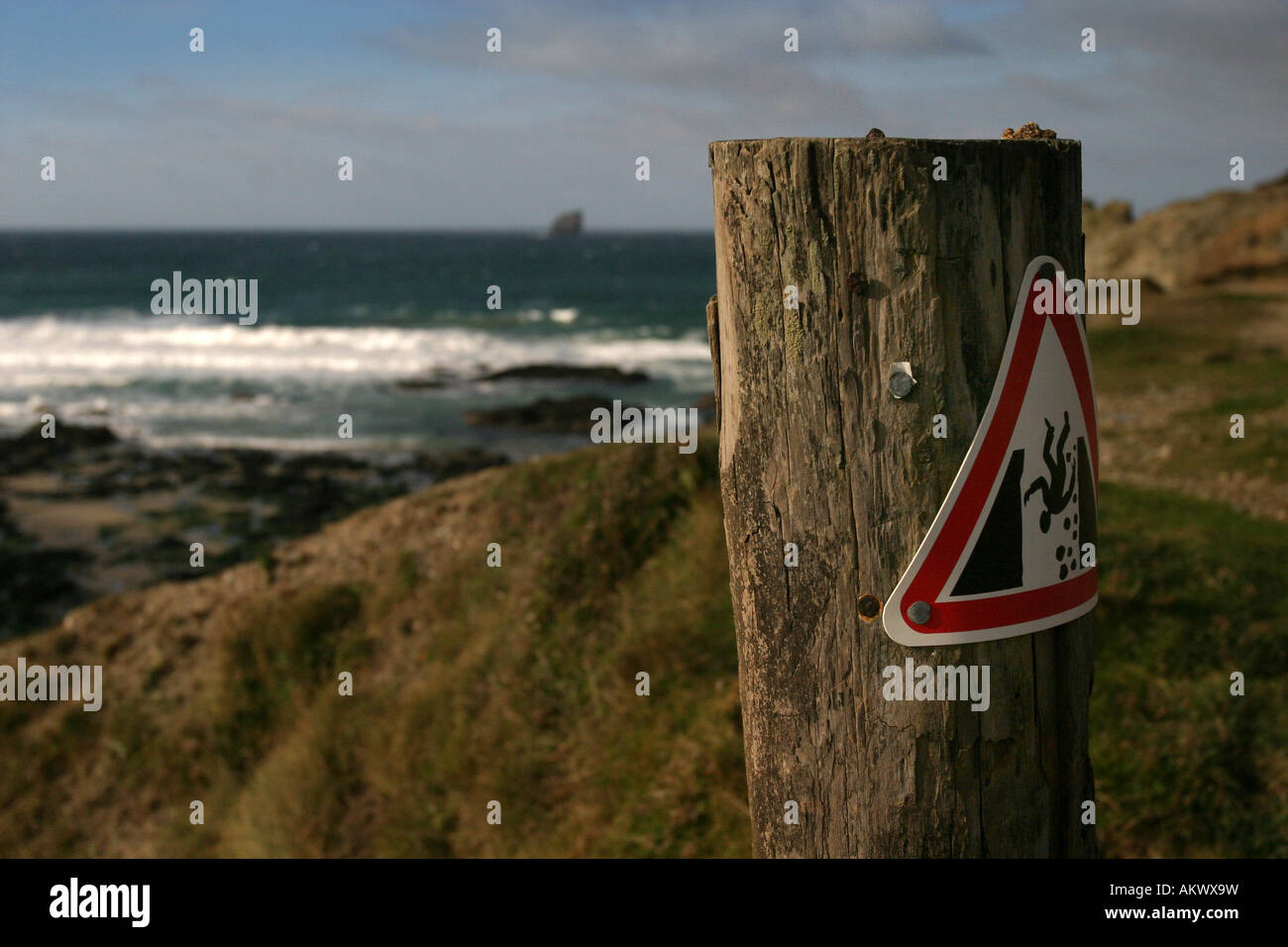 Gefahrenzeichen Minenschacht Kapelle Porth St. Agnes Cornwall Stockfoto