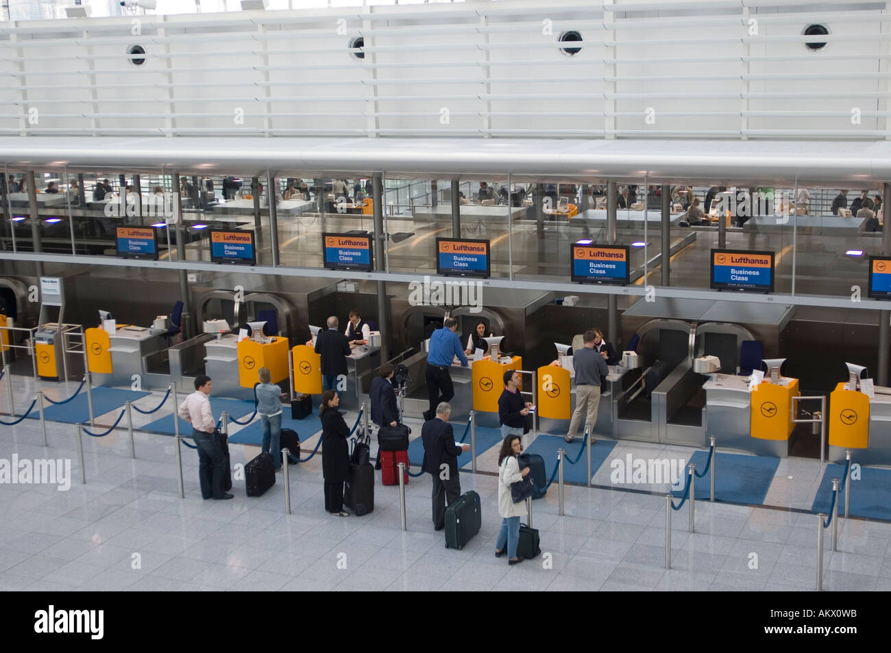 Zähler mit Passagier-Terminal, Flughafen Franz-Josef-Strauß, München, Bayern, Deutschland Stockfoto