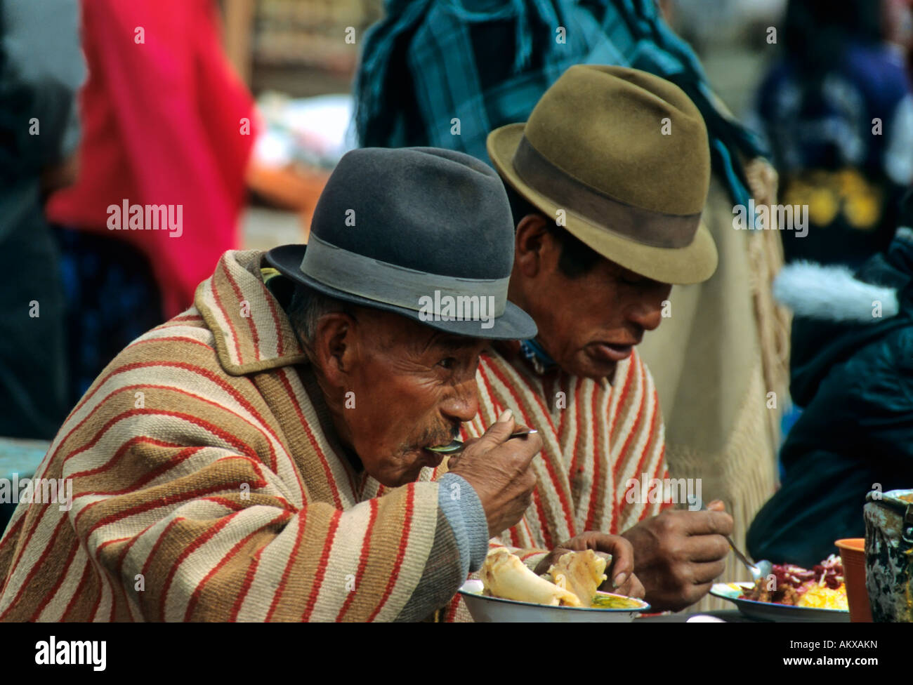 Essen Indigenas, Zumbahua Markt, Ecuador, Südamerika Stockfoto