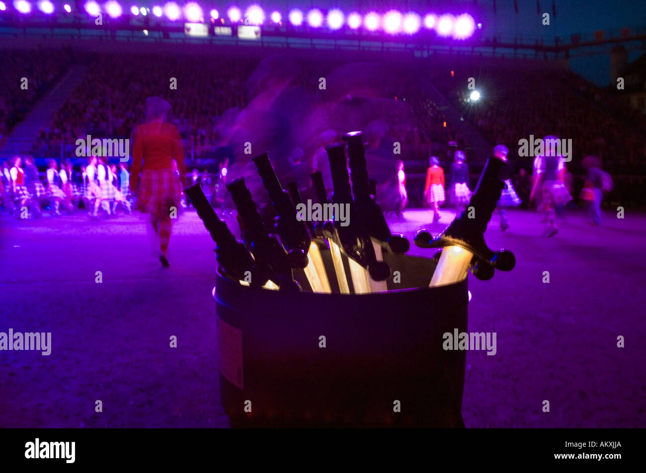 Scottish Highland Dance Gruppe Leistung bei Edinburgh Tattoo Stockfoto