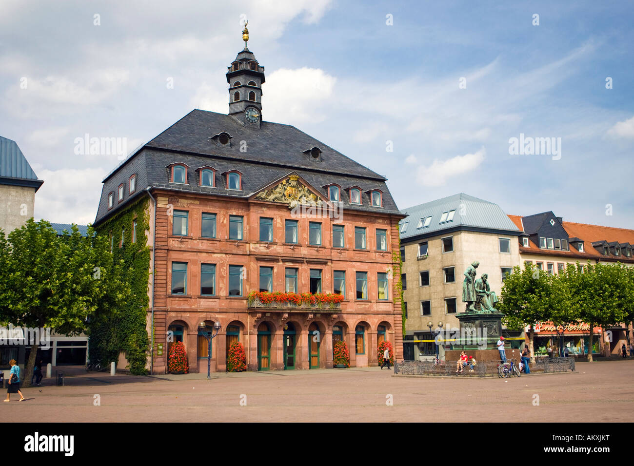 Das Neustädter Rathaus am Marktplatz in Hanau, Hessen, Deutschland ...