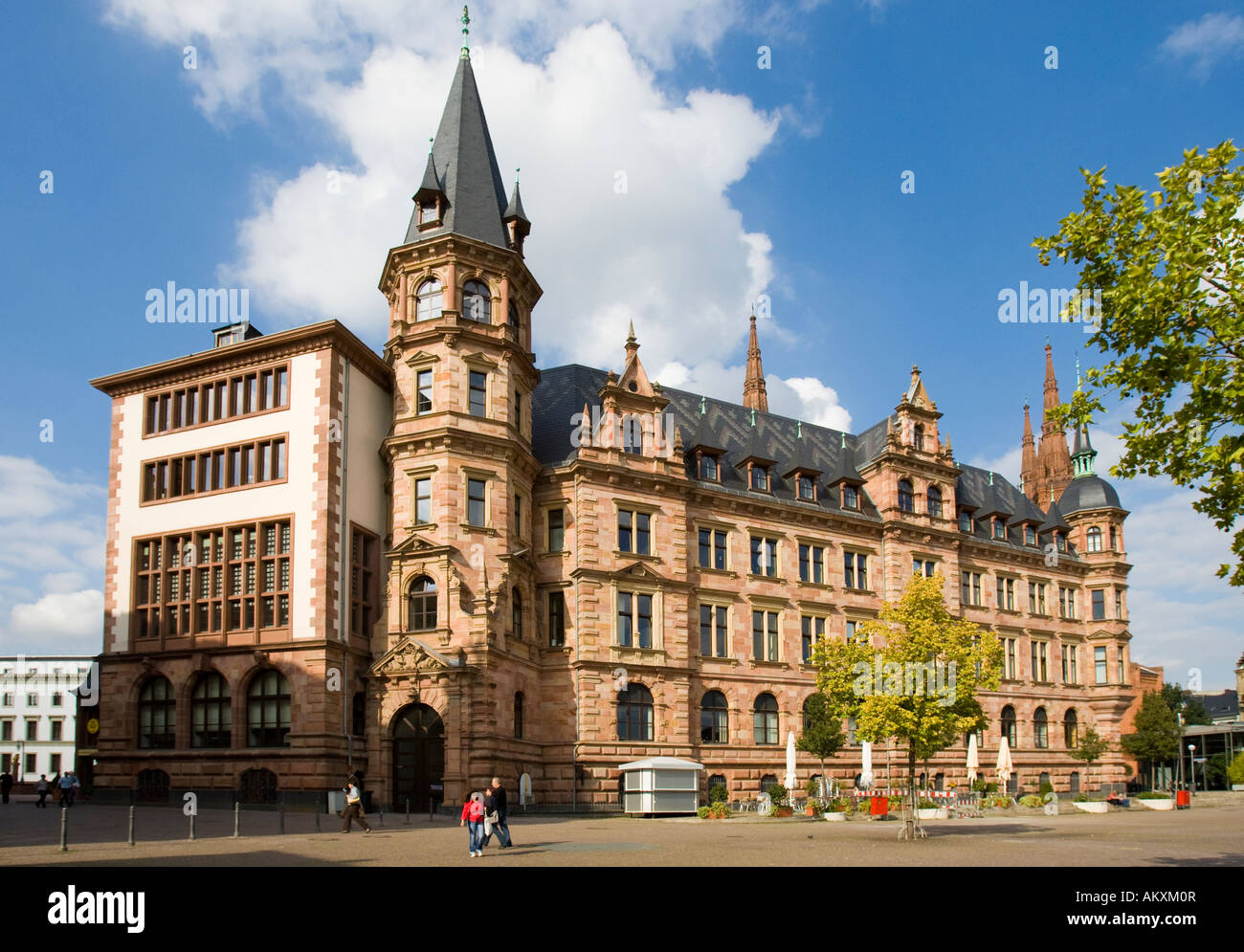Rückseite des Wiesbadener Rathauses, Wiesbaden, Hessen, Deutschland. Stockfoto