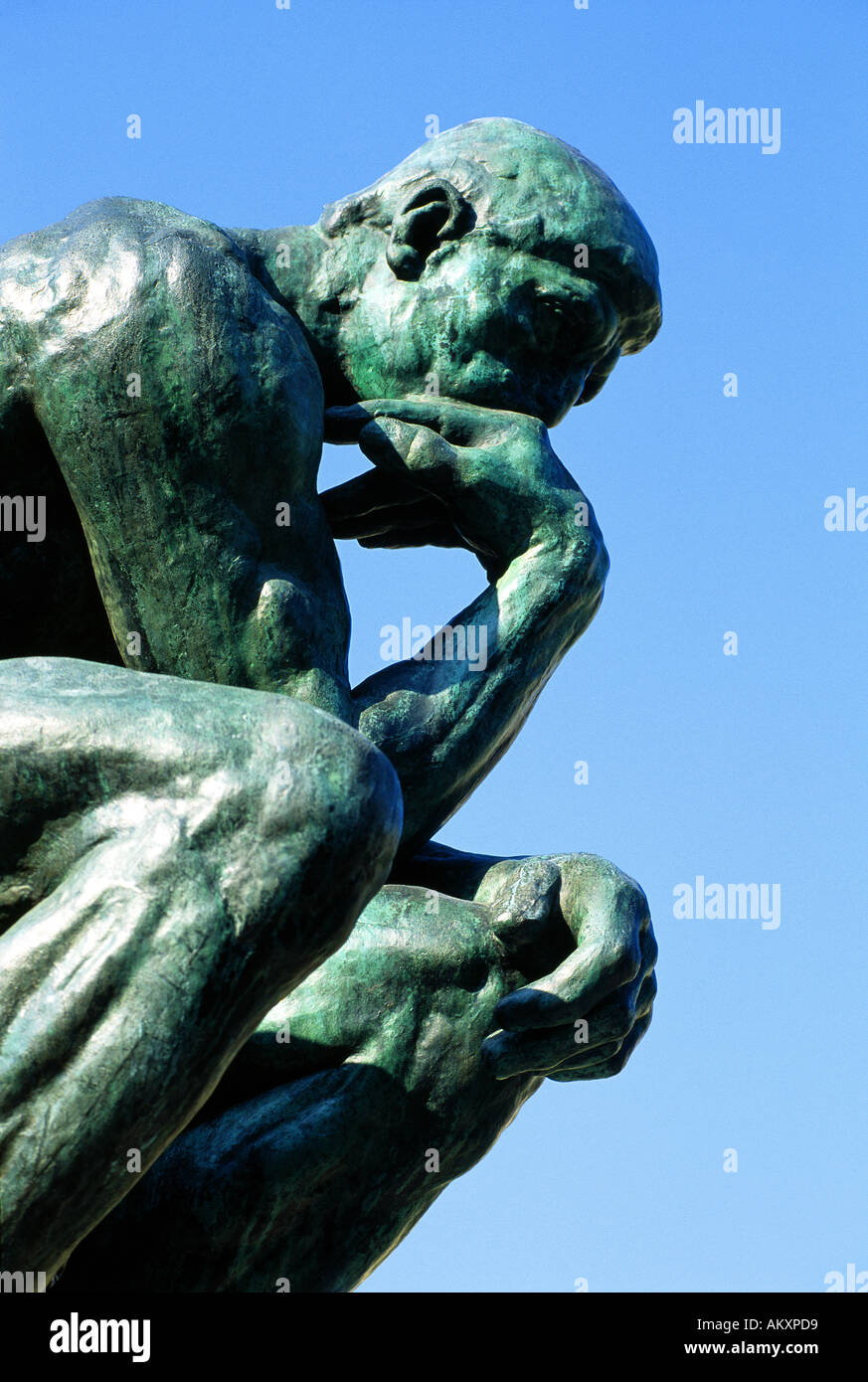 Rodin s Statue des Denker steht vor dem Musée Rodin, die auf dem Gelände des Hotel Biron lebte der Künstler ist bis zu Stockfoto