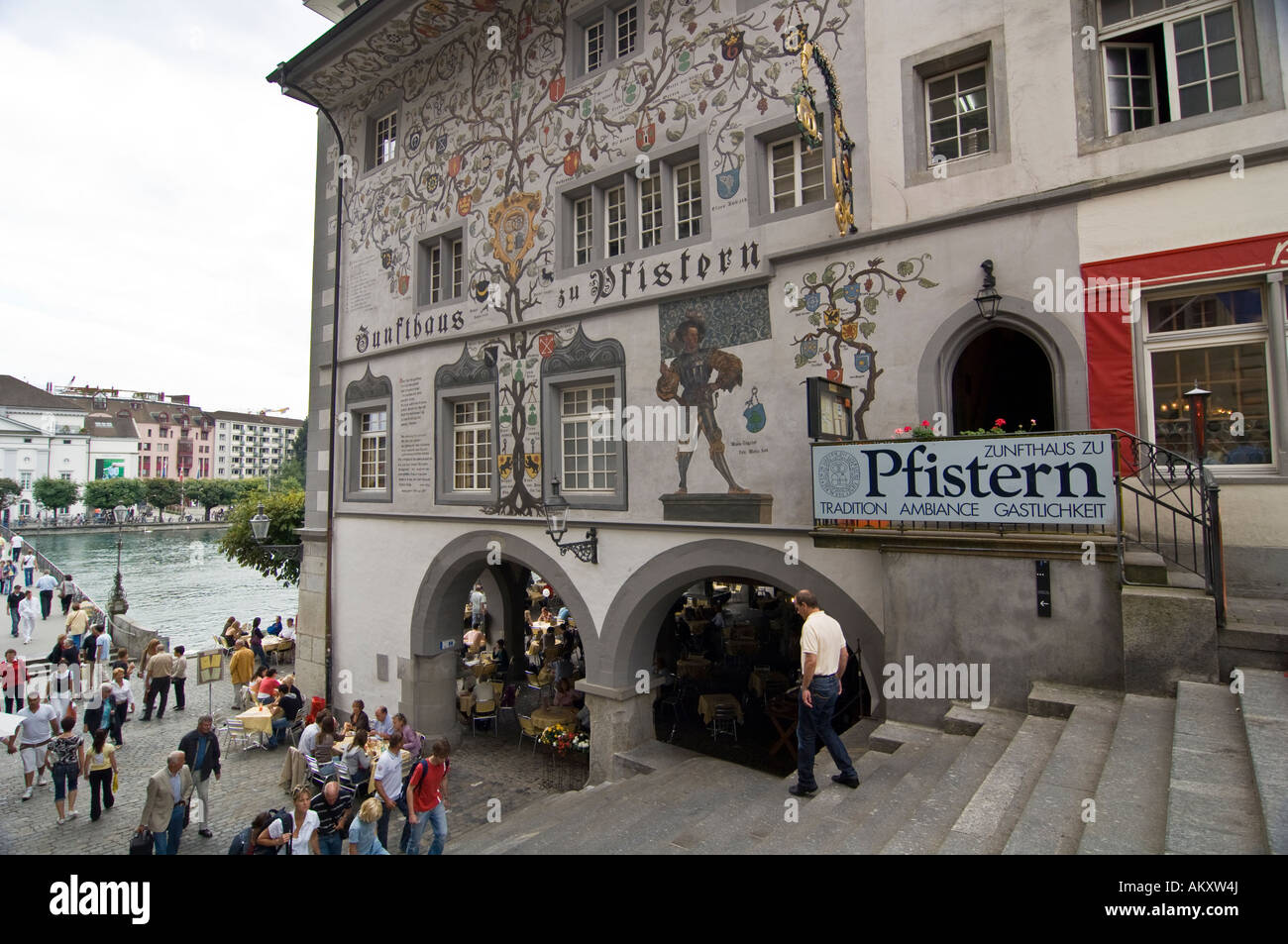 Pinienkernen Zu Pfistern, Luzern, Schweiz Stockfoto