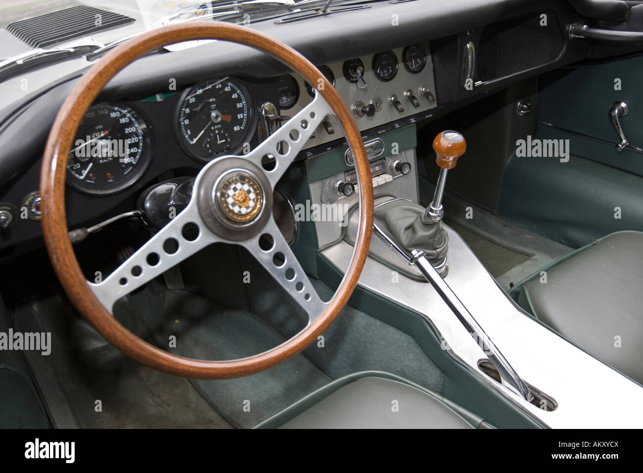 Jaguar E-Type Cabrio GB, Oldtimer-Treffen, Schwetzingen, Baden-Württemberg, Deutschland Stockfoto