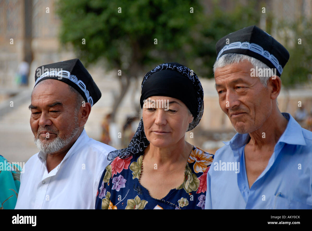 Usbeken gekleidet in traditionellen Tuch Samarkand Uzbekistan Stockfoto