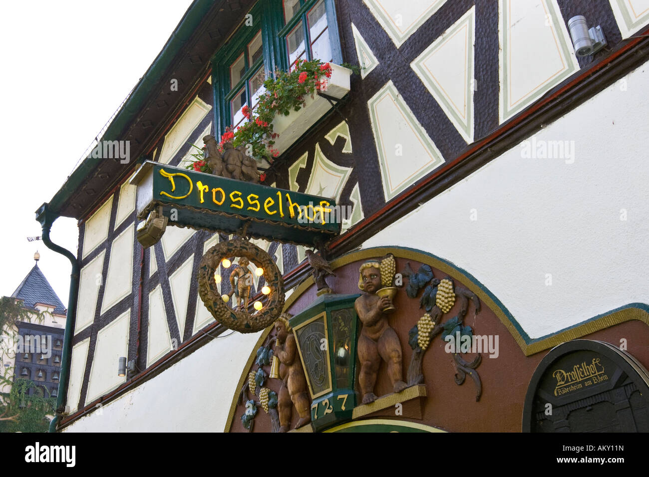 Restaurant-Zeichen in der Drossel Lane, Rüdesheim am Rhein, Hessen, Deutschland Stockfoto