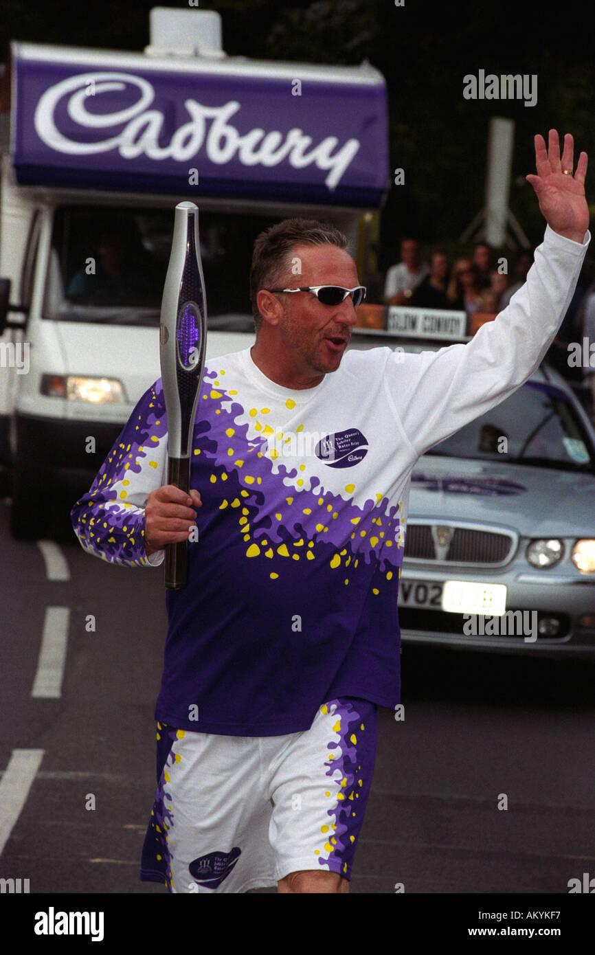 Ehemaliges England Cricketer Ian Botham Teilnahme an die Queen s Jubilee Baton Relay-Juli 2002-London-UK Stockfoto