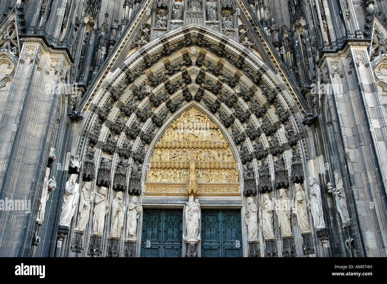 portal-koelner-dom-stockfotos-und-bilder-kaufen-alamy
