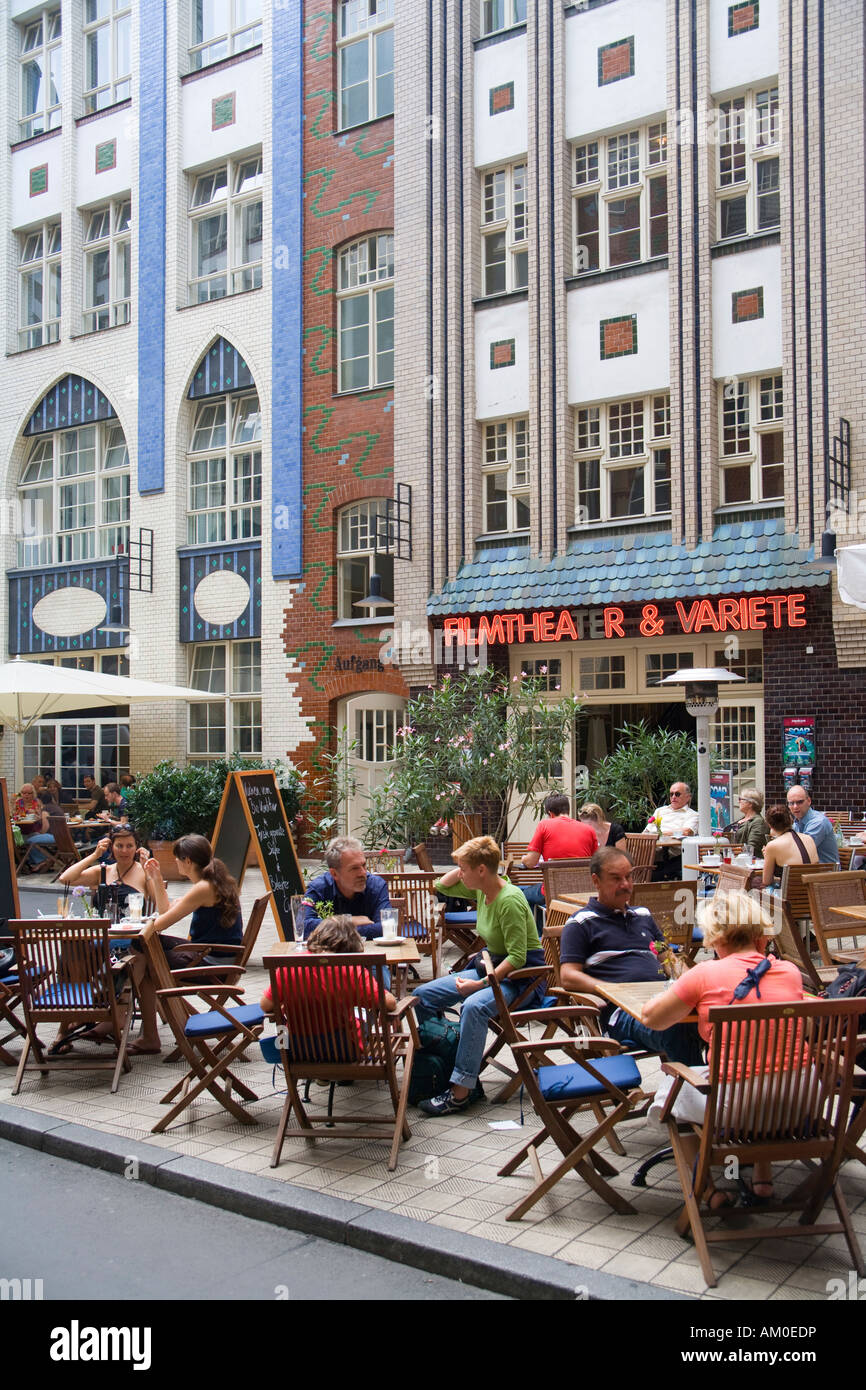 Ersten Hof der Hackeschen Hoefe, Mitte, Berlin, Deutschland