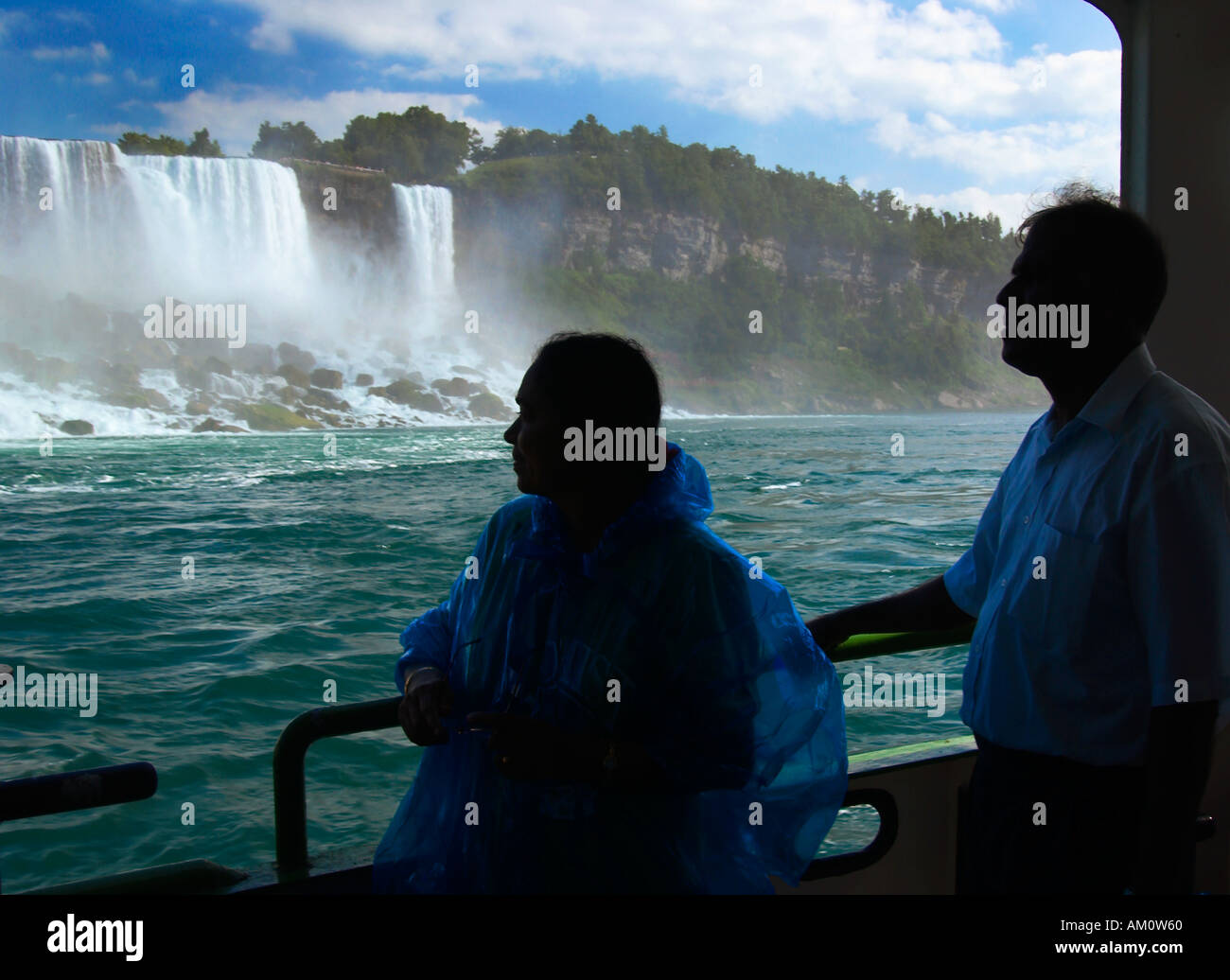 Stock Foto von Touristen reiten Magd der Nebel Niagara Falls Ontario Kanada Stockfoto