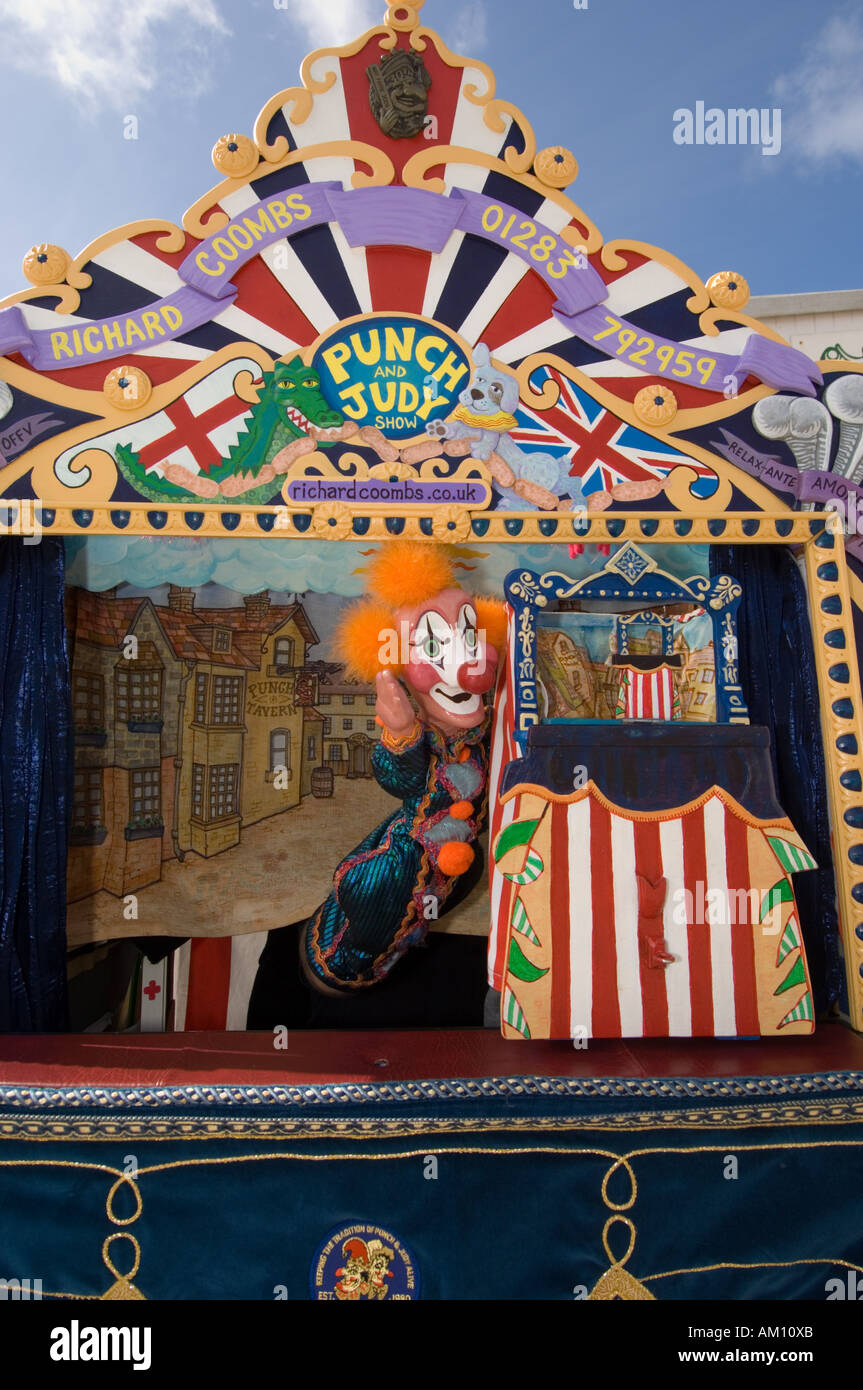 Einem Stand auf der 6. jährliche Aberystwyth Kasperletheater Festival august Bank Holiday - traditionelle britische Küste Unterhaltung Stockfoto