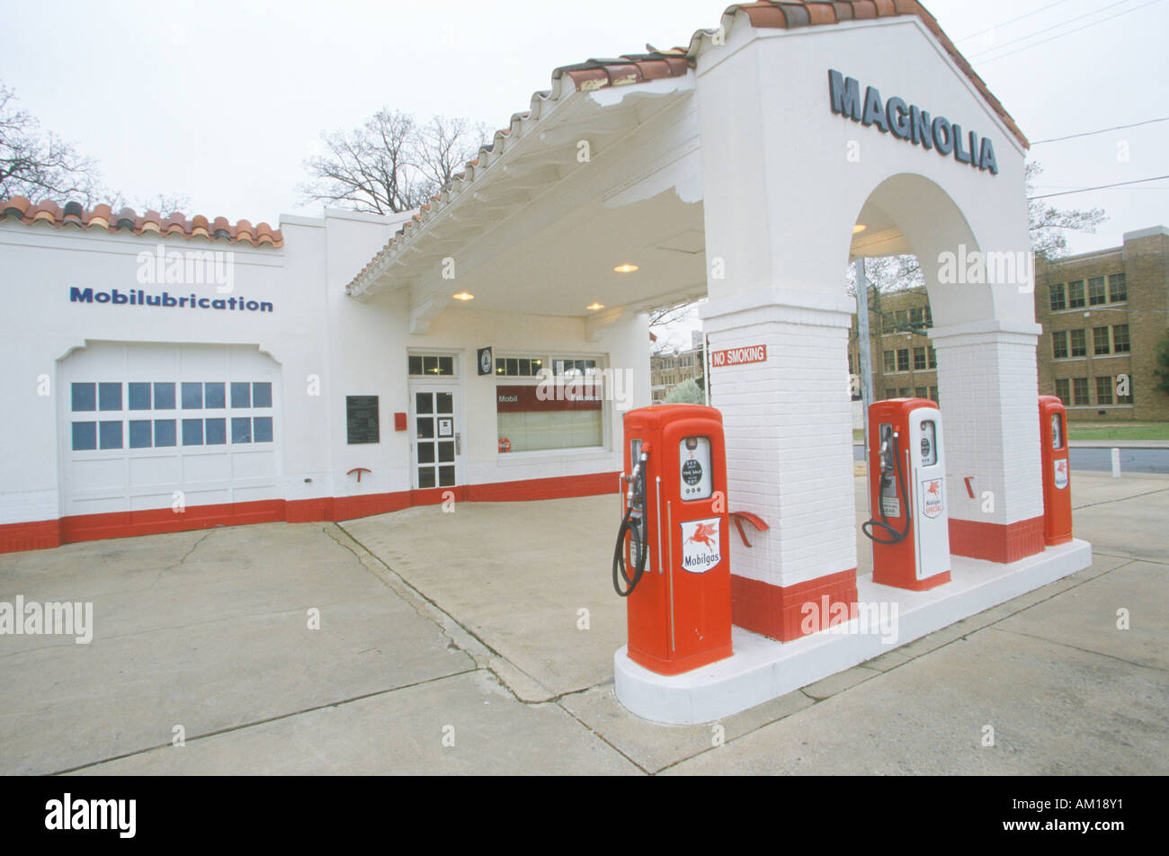 Historische Mobil Oil-Tankstelle in Little Rock Arkansas Central High School Szene der Bürgerrechte Proteste in 1950 s Stockfoto
