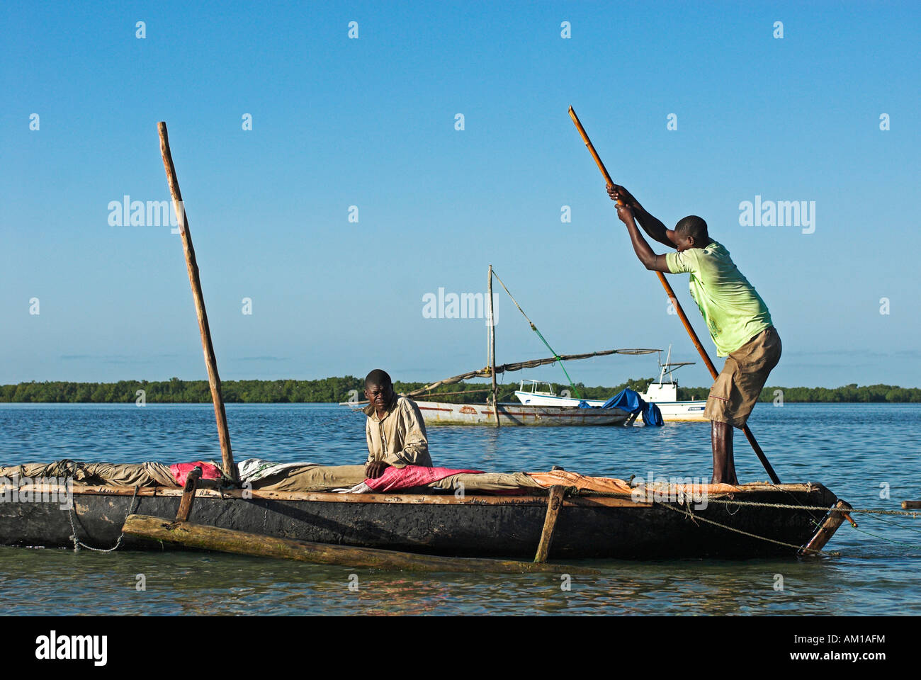 Fischer bei der Arbeit auf Ibo Island, Quirimbas Inseln, Mosambik, Afrika Stockfoto