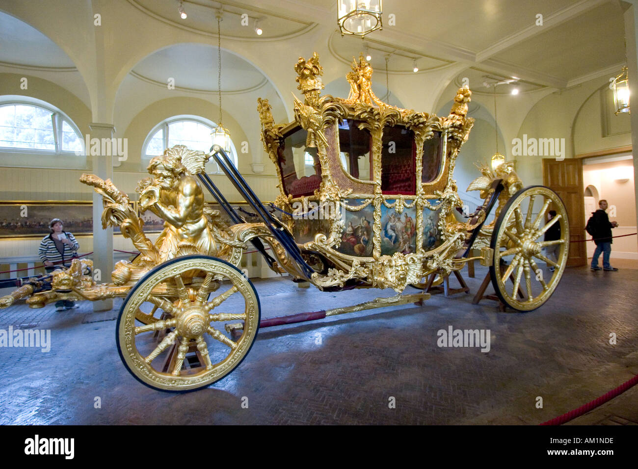Die Krönung Gold State Coach in der Royal Mews, die für König George III im Jahre 1762 erbaut wurde Stockfoto
