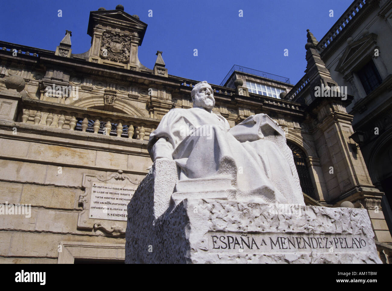 Menendez Pelayo Statue in Menendez Pelayo Bibliothek Stadt Cantabria SANTANDER Spanien Stockfoto