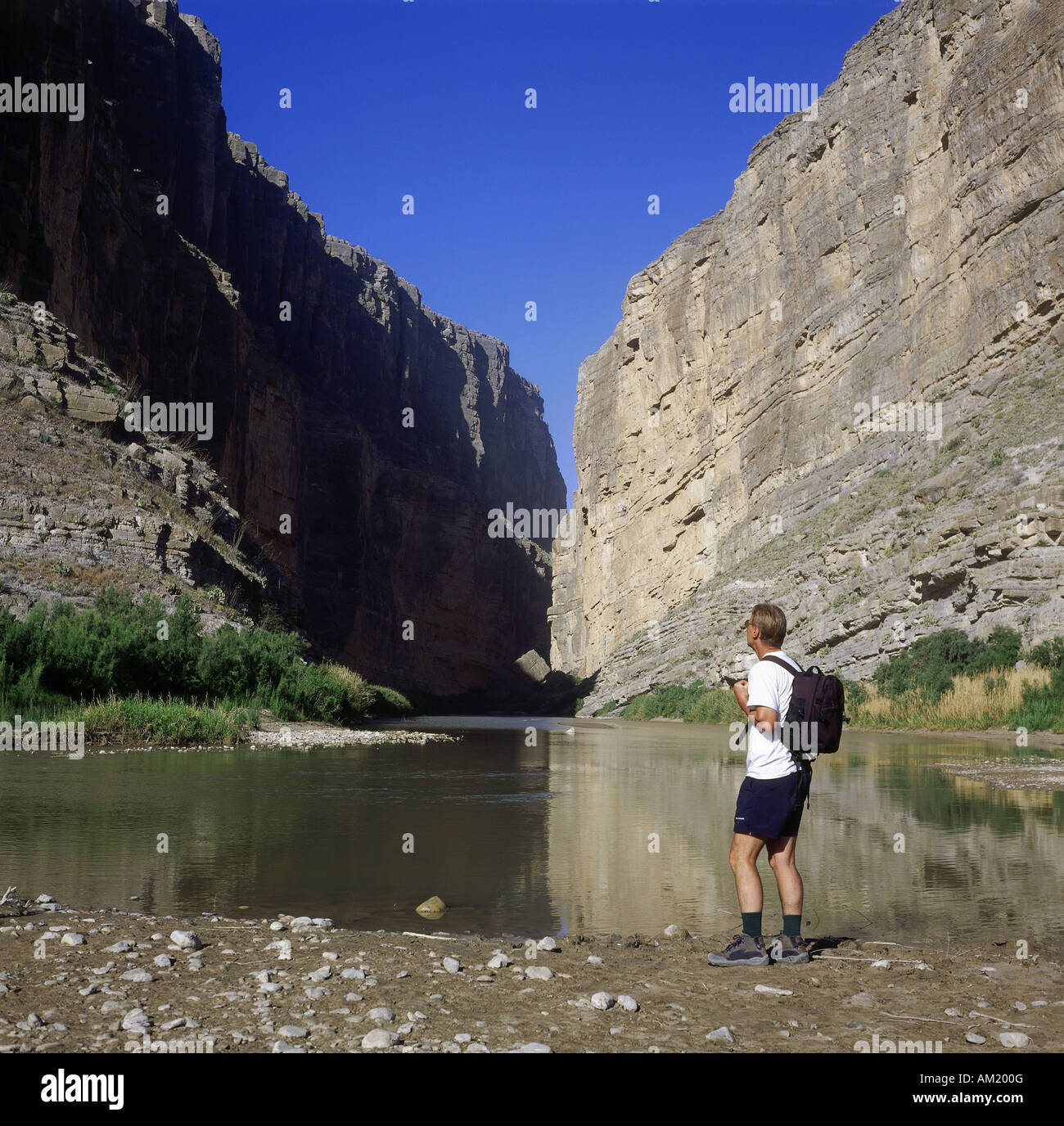 Geographie Reisen Usa Texas Landschaft Landschaften Big Bend National Park Santa Elena Rio Grande Canyon Wanderer Mit Ru Stockfotografie Alamy