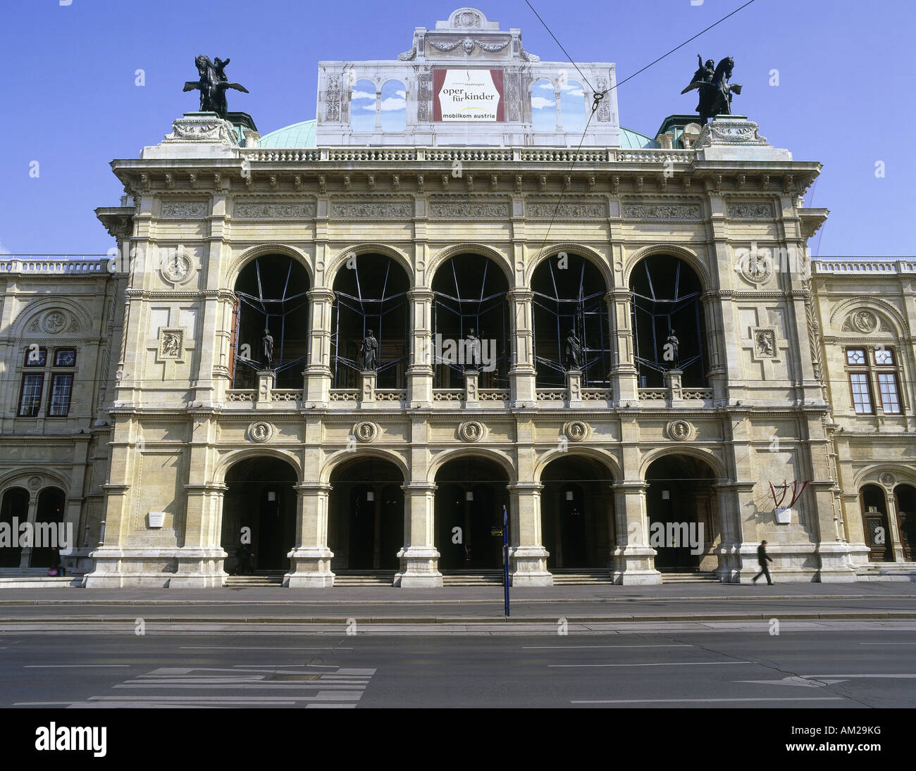 Geographie/Reisen, Österreich, Wien, Gebäude, die Wiener Staatsoper, Außenansicht, Baujahr: 1861-1869, Architekten August Sicard von sicardsburg und Eduard Van der Nüll, Additional-Rights - Clearance-Info - Not-Available Stockfoto
