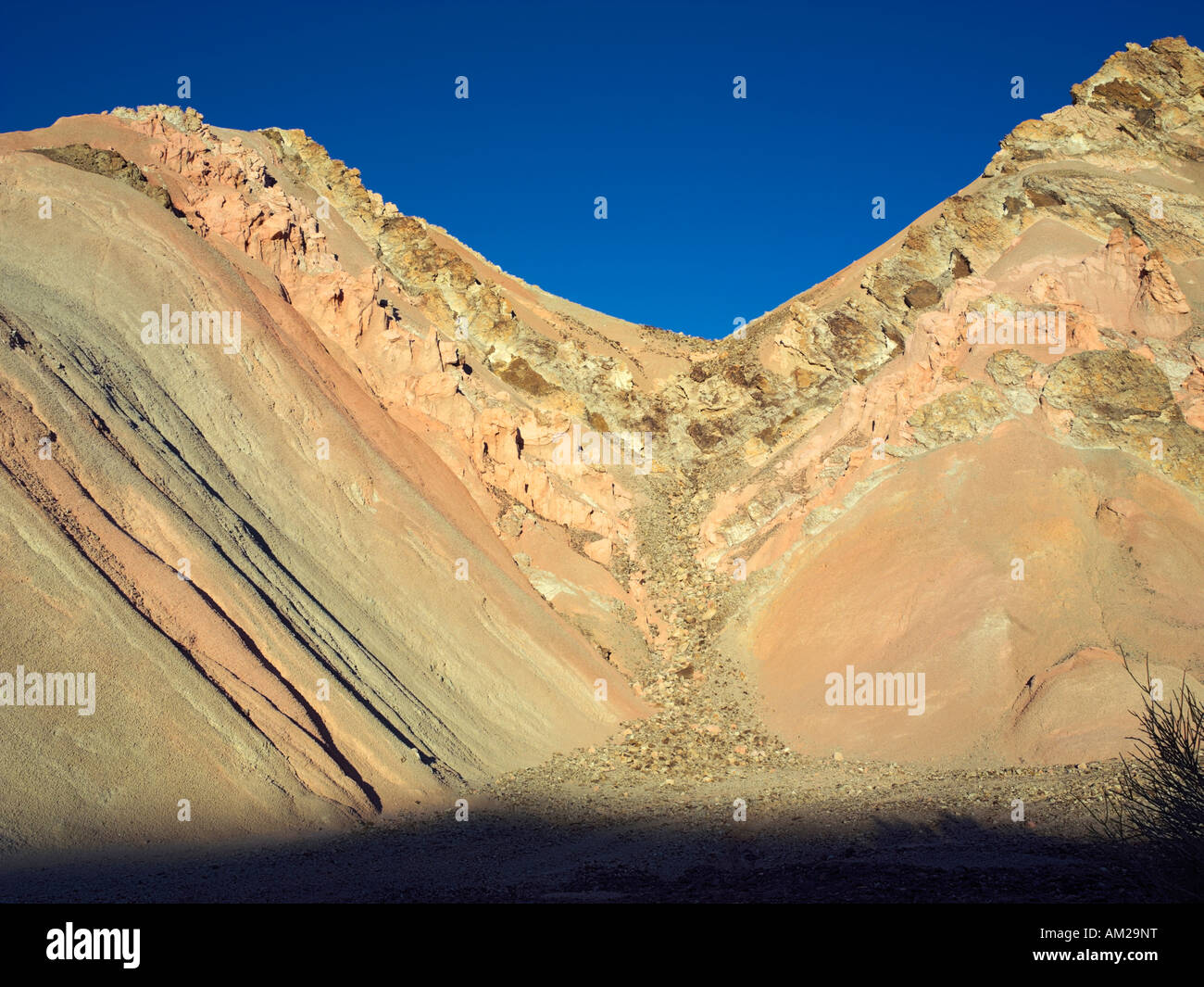 Die Painted-Tal eine surreale geologisch vielfältigen Landschaft in der Nähe von Barreal in der Calingasta Tal der Provinz San Juan Stockfoto
