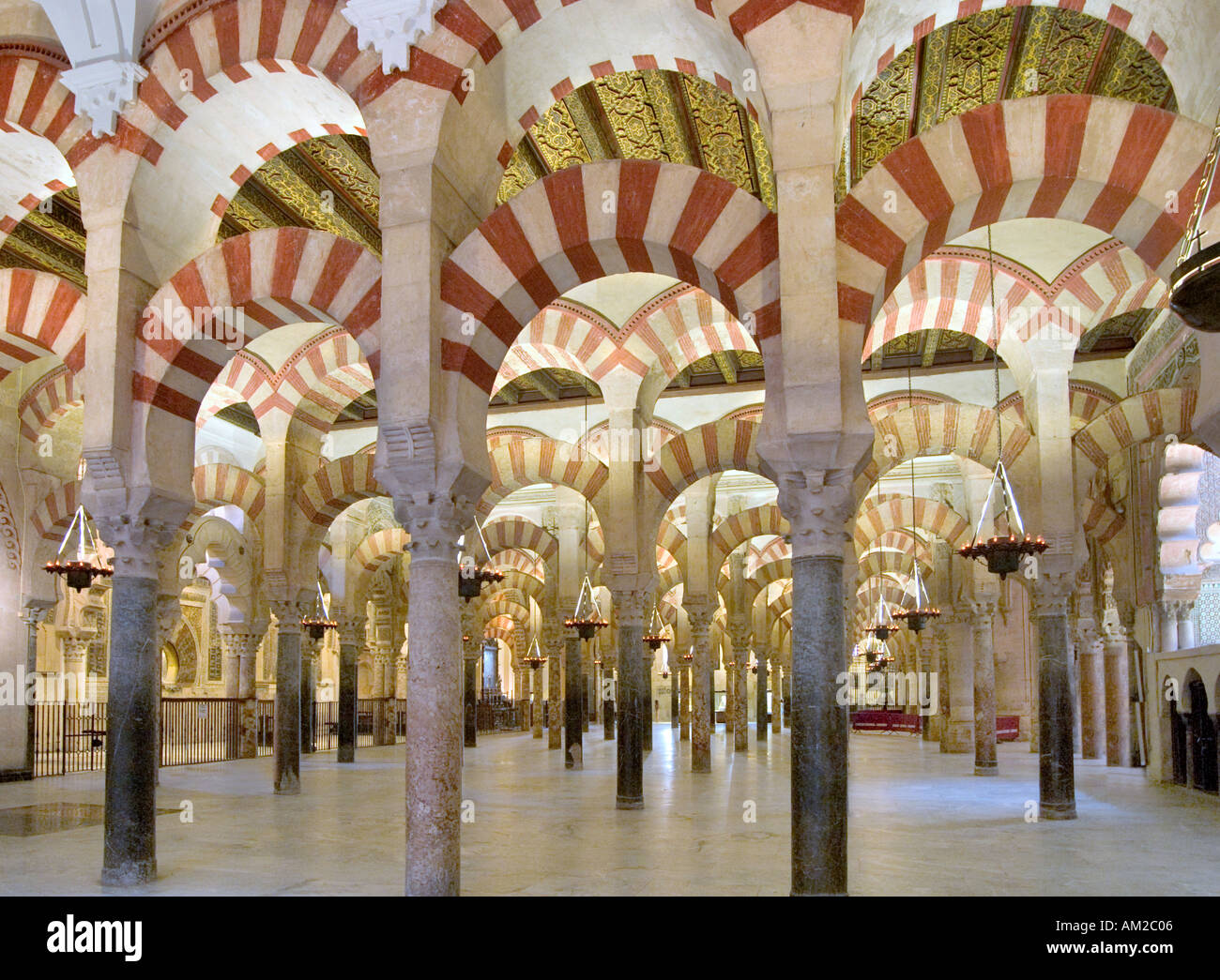 Innenraum der Kathedrale-Moschee von Córdoba, Andalusien, Spanien Stockfoto