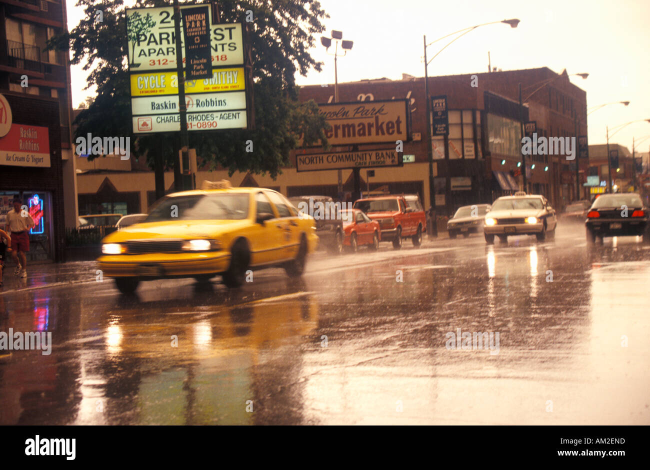 Autos Reisen durch ein Gewitter und Verkehr im Lincoln Park Chicago (Illinois) Stockfoto