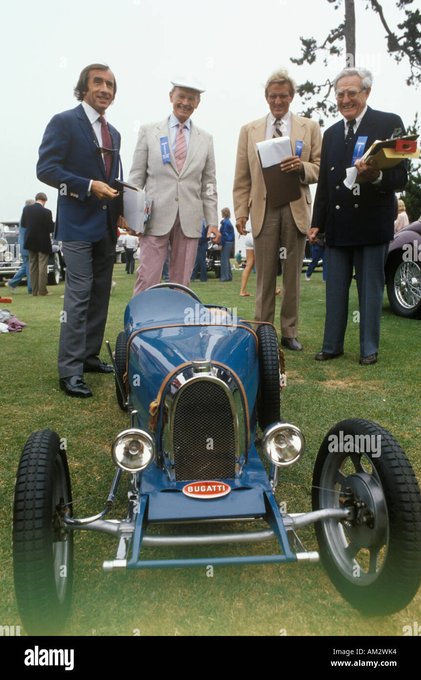 Der schottische Rennfahrer Jackie Stewart und andere ehemalige Autorennfahrer beurteilen Oldtimer an der 35. jährliche Concours D Stockfoto